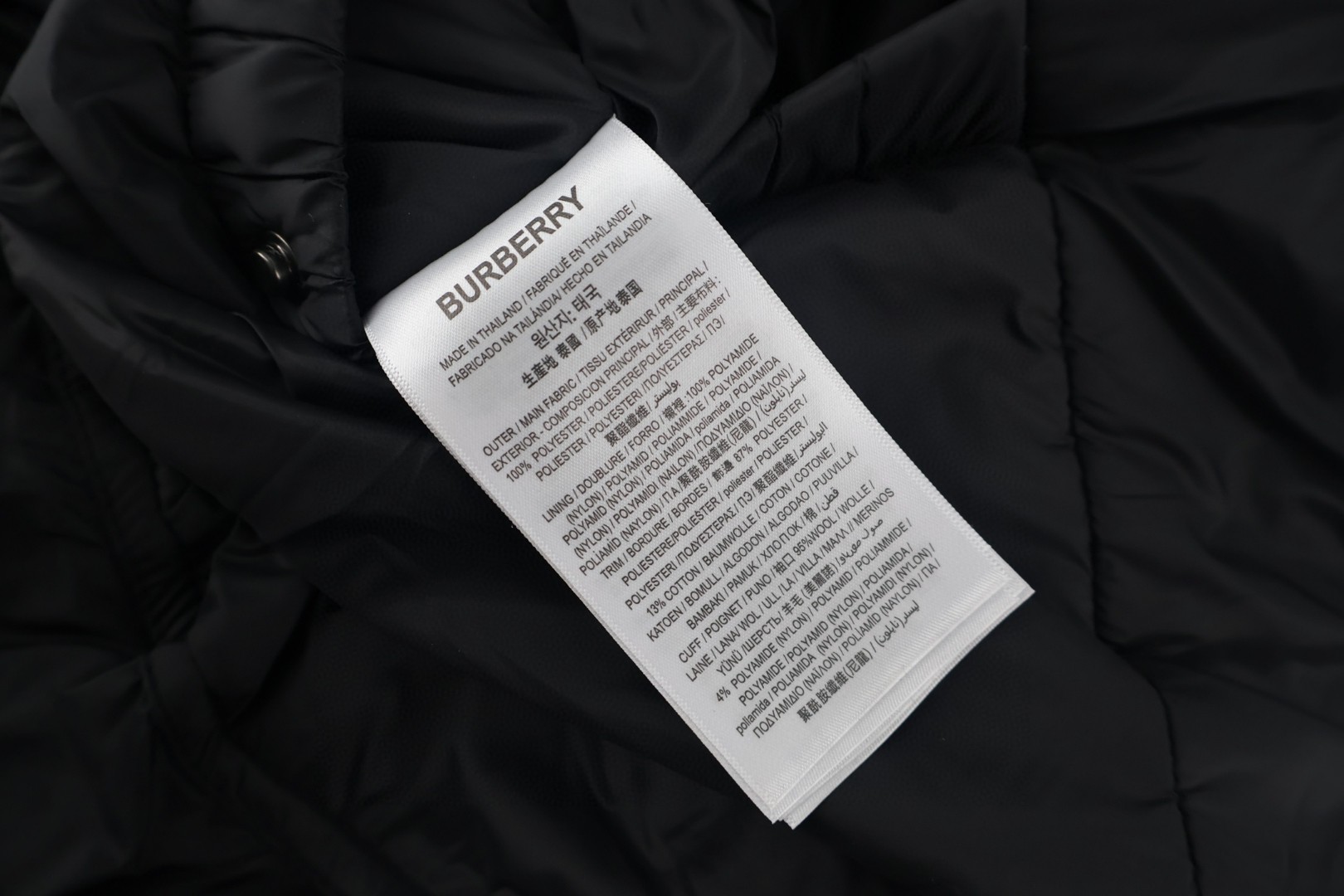 Burberry 巴宝莉 黑武士袖标羽绒服 长袖 外套 黑色 D0