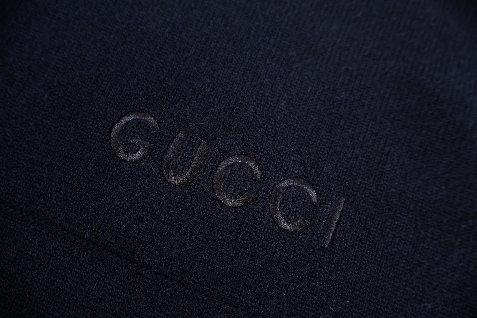 GUCCl 古驰 纯色袋鼠兜字母logo刺绣毛衣 针织衫 外套 长袖 海军蓝 B0 833494-XKEUS-4003