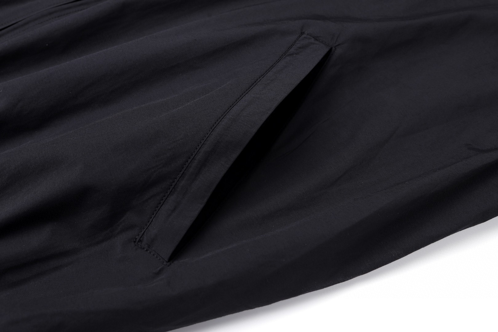 Balenciaga 巴黎世家 胶带印花拉链立领夹克 外套 长袖 黑色 B0 857713TPQ381000