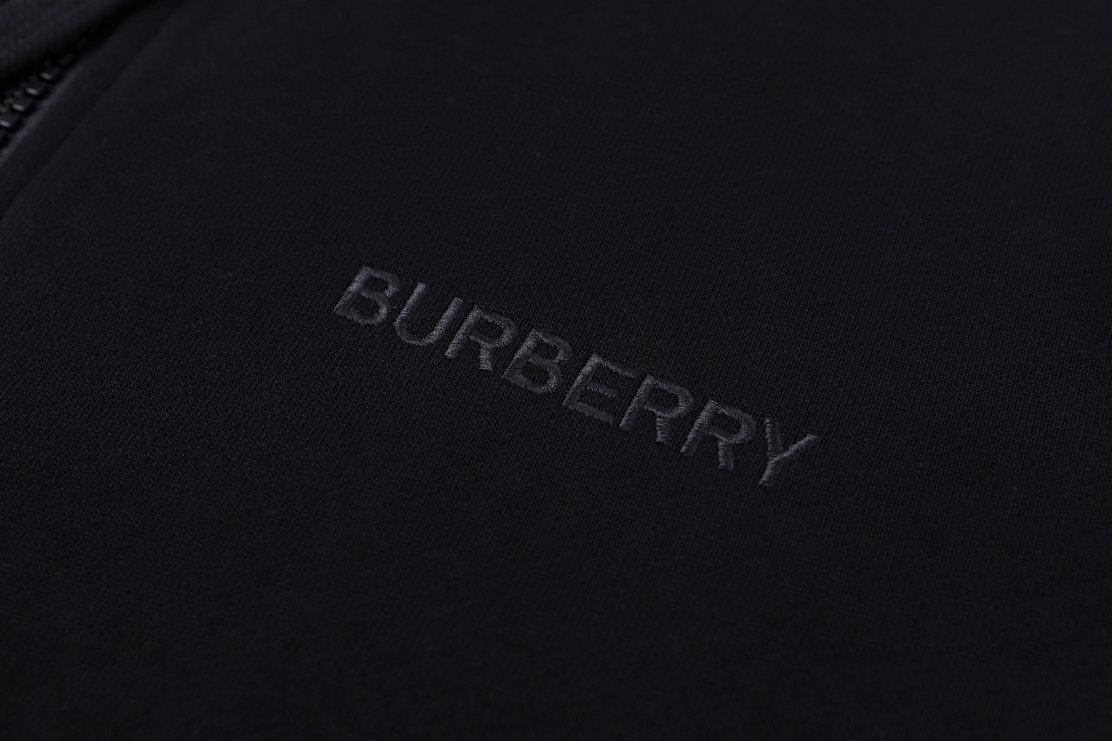 Burberry 巴宝莉 经典刺绣logo拉链连帽卫衣 外套 长袖 黑色 B0 80843761