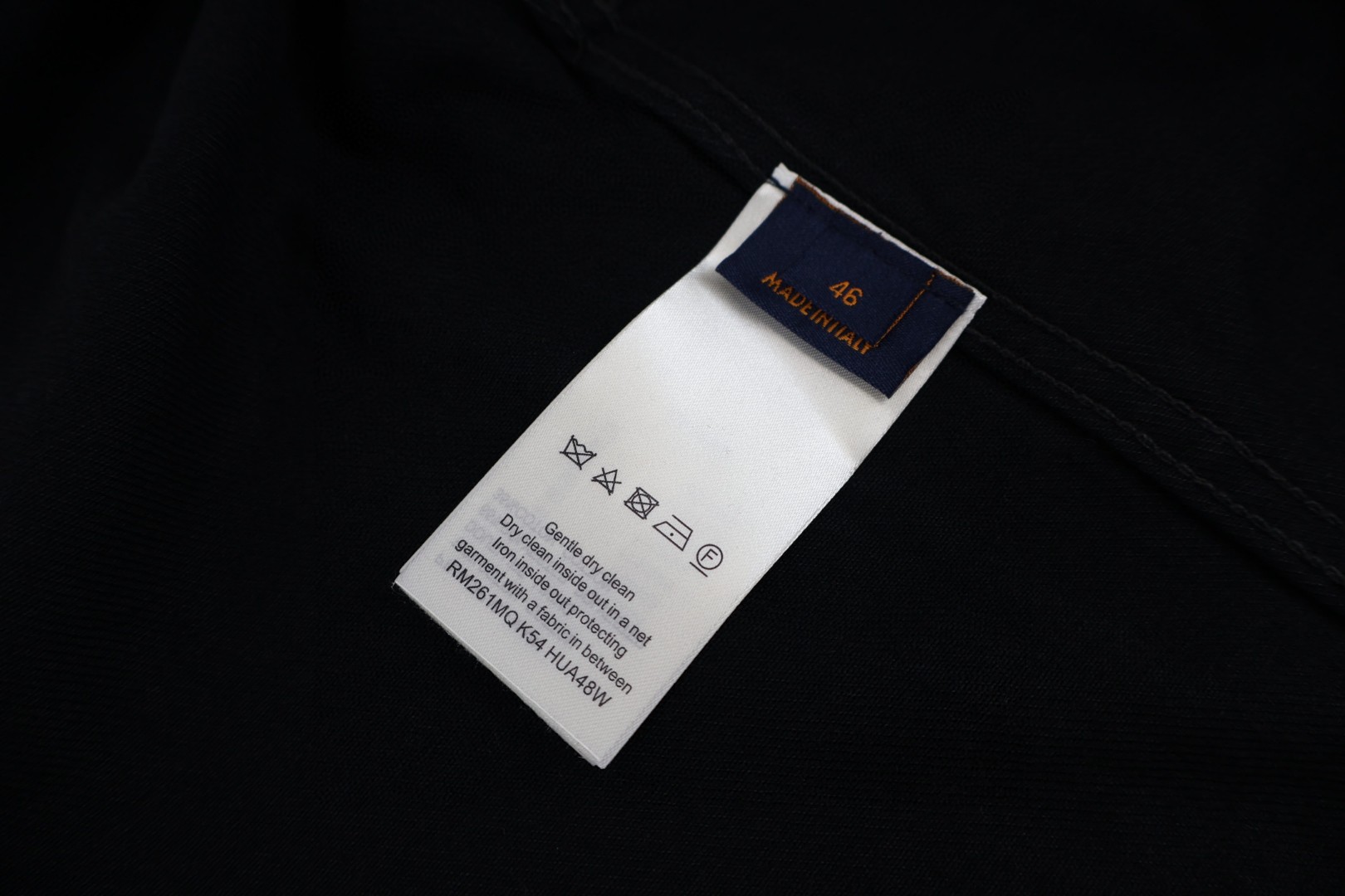 LOUIS VUITTON 路易威登 镂空磨破字母logo牛仔外套 牛仔衣 上衣 夹克 外套 黑色 B5 1AJDVC