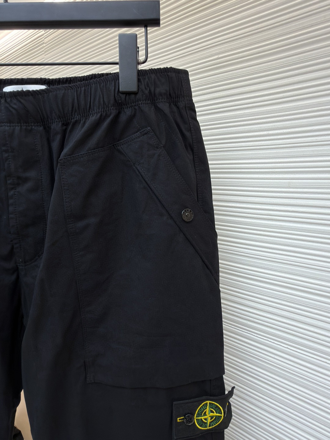 STONE ISLAND 石头岛 徽章松紧腰束脚工装裤 休闲裤 长裤 裤子 黑色 B0 K1S153100017S0003V0029