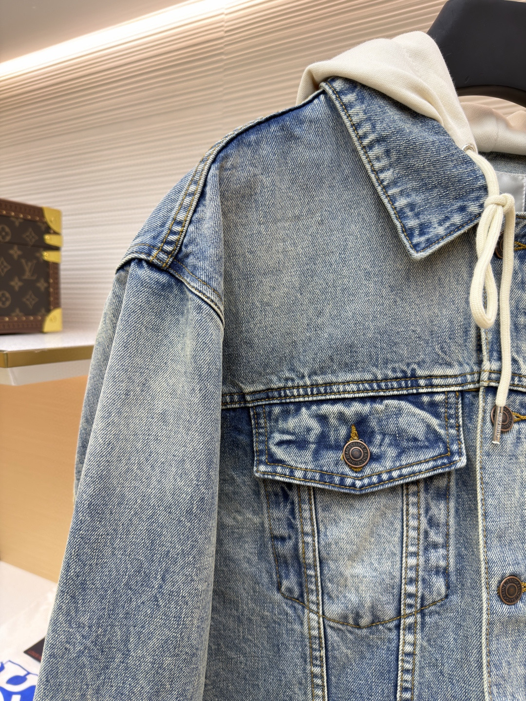 CELINE 赛琳 连帽牛仔外套 牛仔衣 夹克 长袖 黑灰色 黑色 蓝色 B5 2Q472947F-38CH