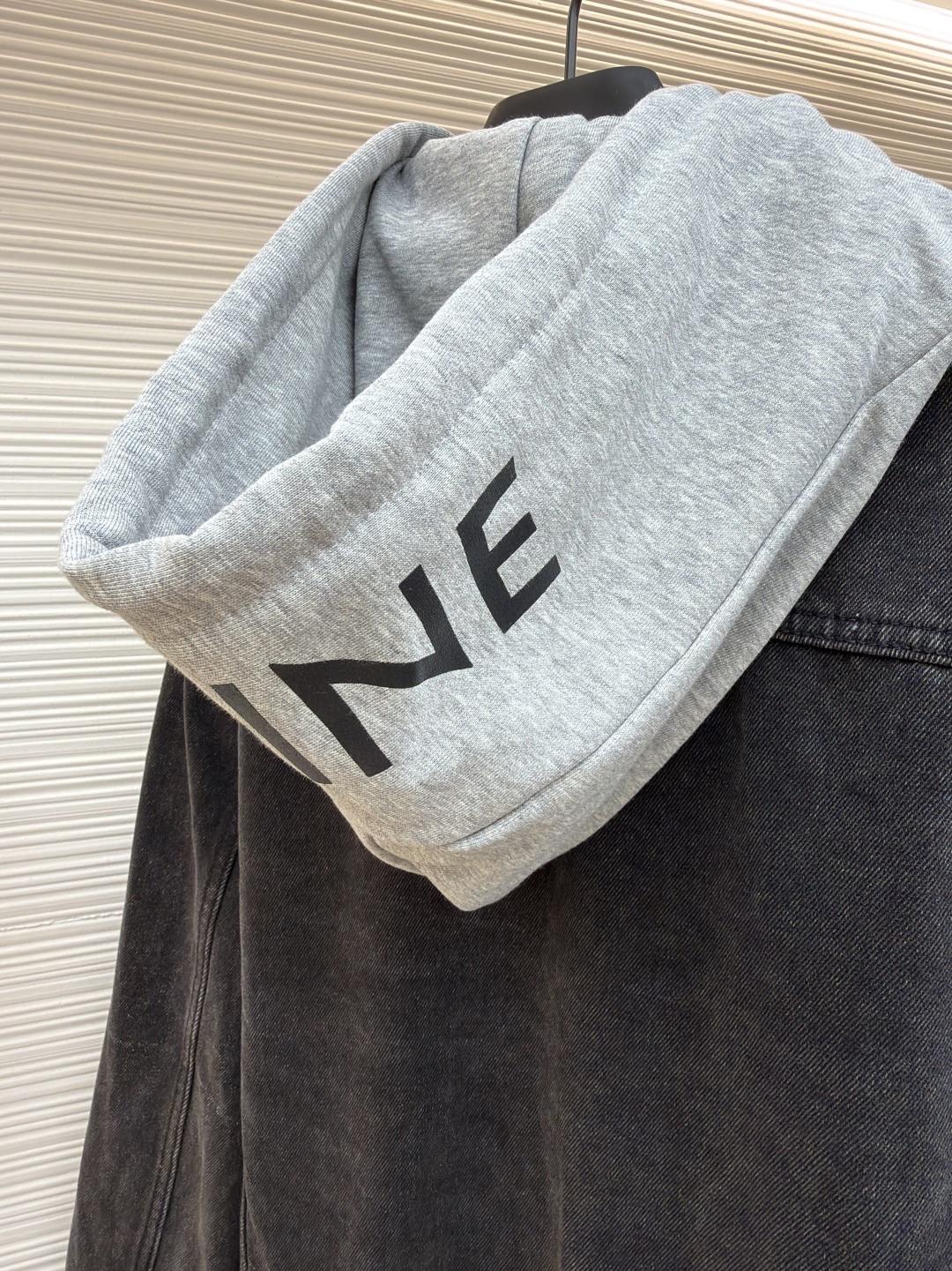 CELINE 赛琳 连帽牛仔外套 牛仔衣 夹克 长袖 黑灰色 黑色 蓝色 B5 2Q472947F-38CH