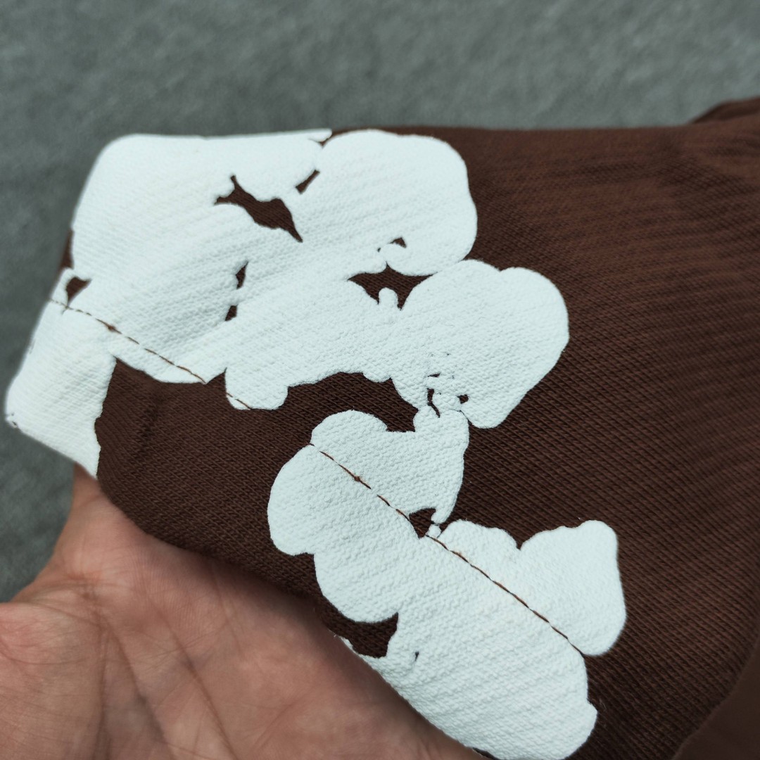 Denim Tears 花环图案发泡印花套头连帽卫衣 外套 棕色 B0 