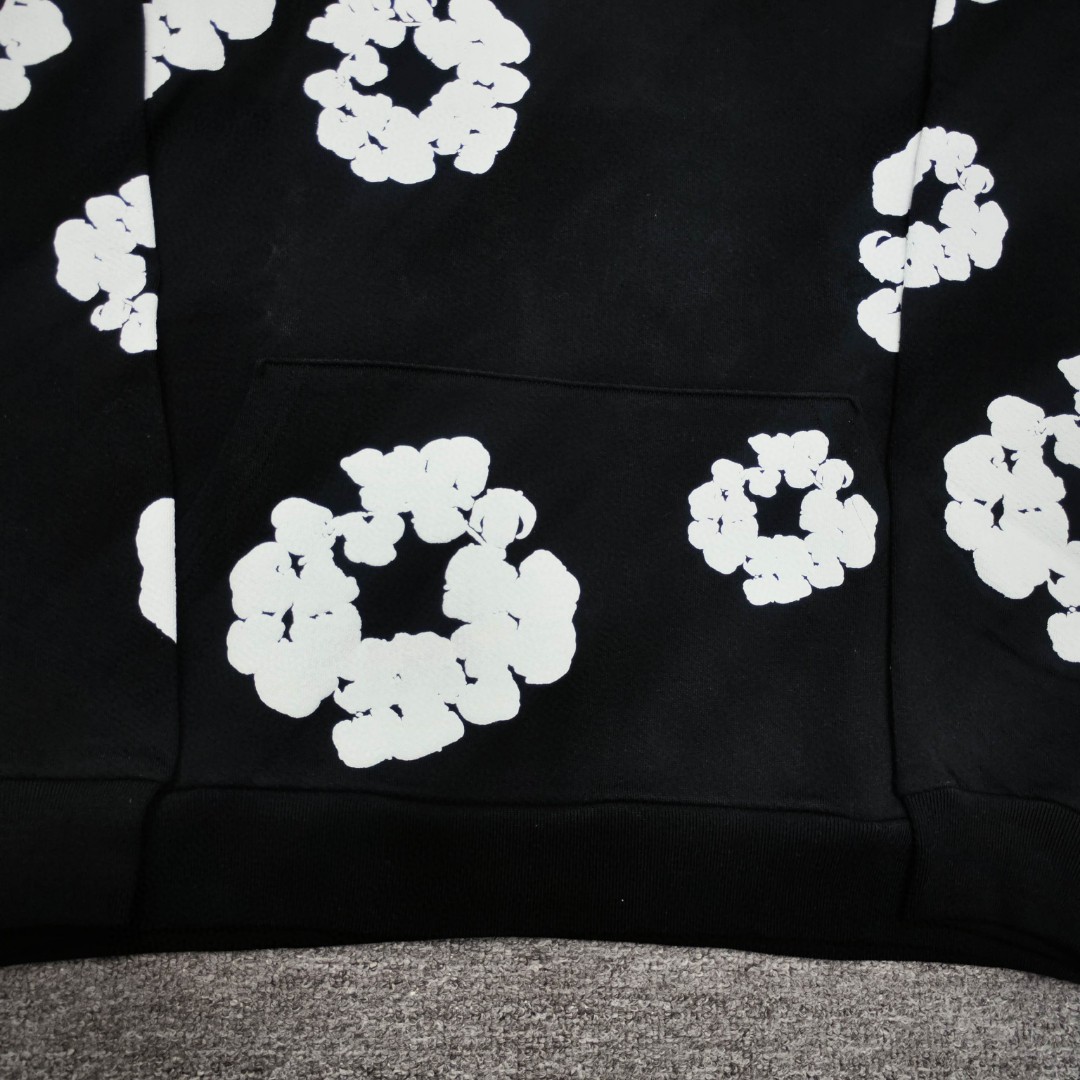 Denim Tears 花环图案发泡印花套头连帽卫衣 外套 黑色 B0 