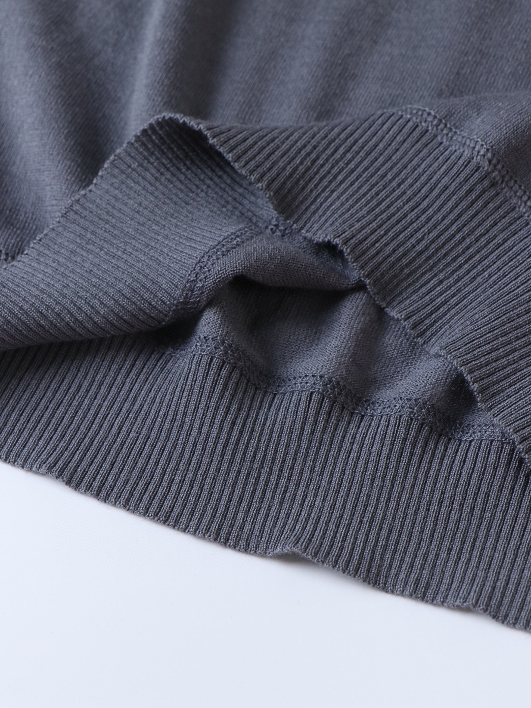 PRADA 普拉达 大logo提花针织衫 短袖 T恤 黑色 灰色 A2 UJN815-10ZG-F0008