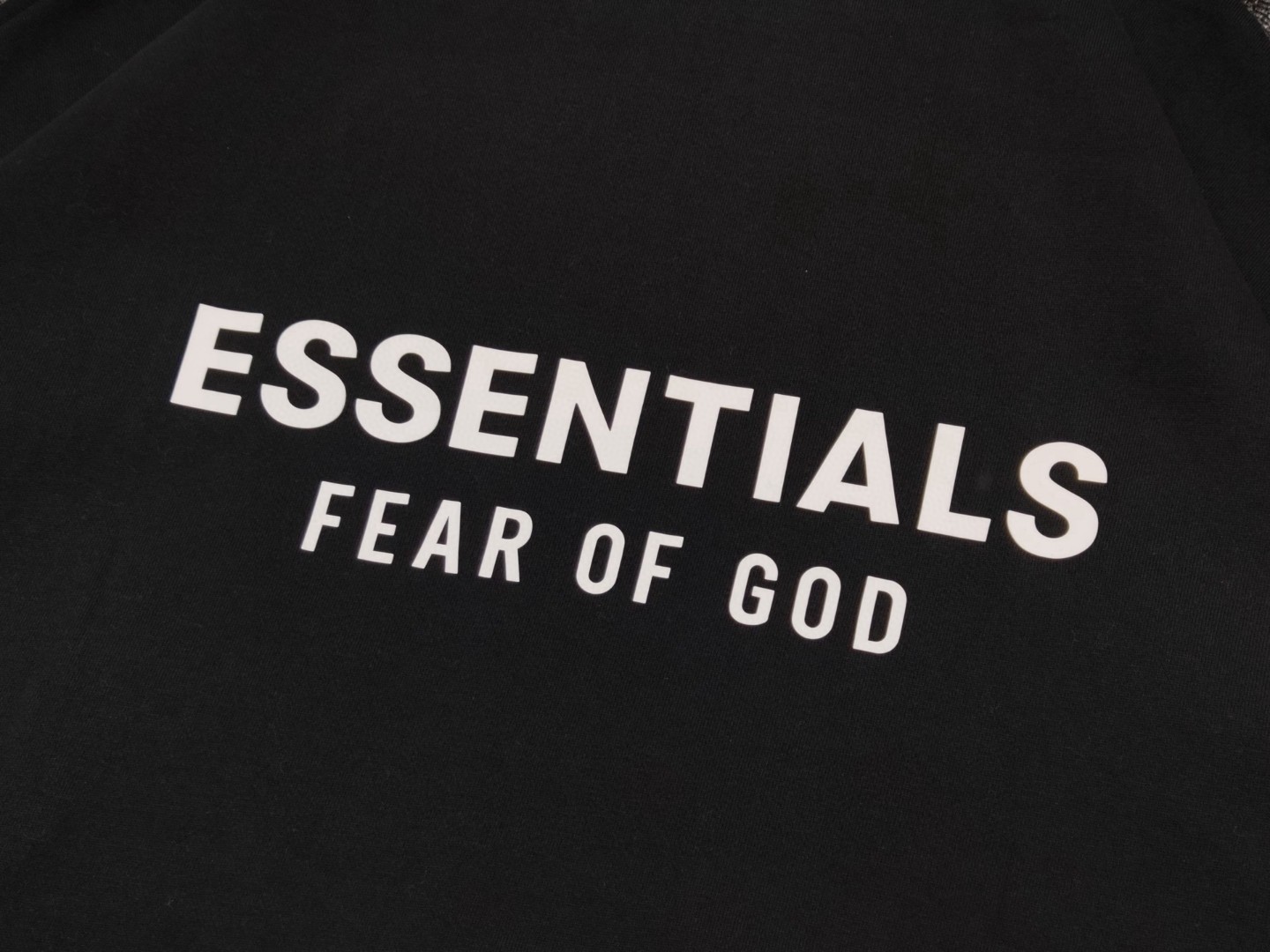 Fear of God Essentials FALL24 HOLIDAY 系列 Fleece Hoodie 套头连帽卫衣 帽衫 外套 棕色 卡其色 灰色 黑色