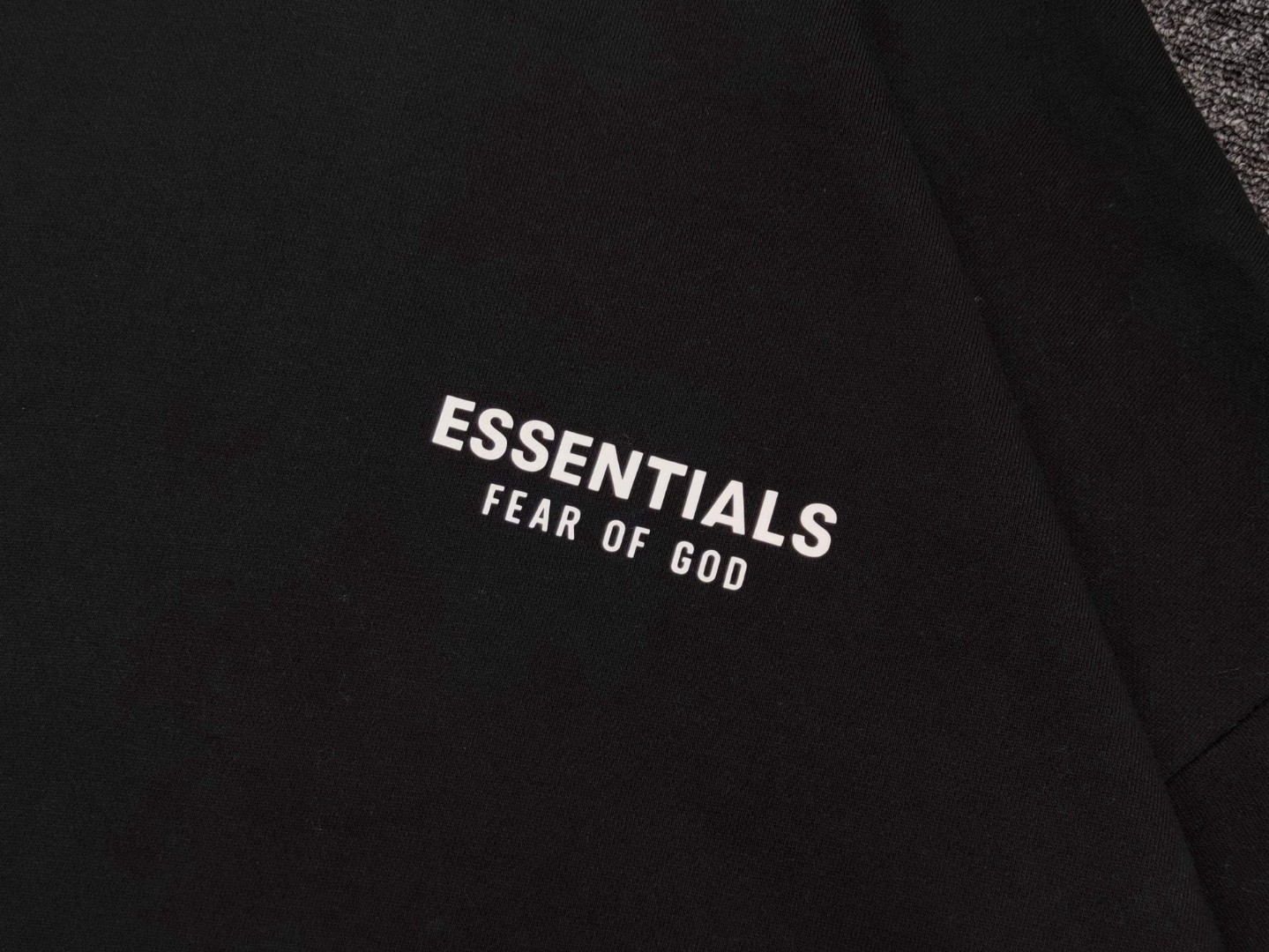 Fear of God Essentials FALL24 HOLIDAY 系列 Fleece Hoodie 套头连帽卫衣 帽衫 外套 棕色 卡其色 灰色 黑色