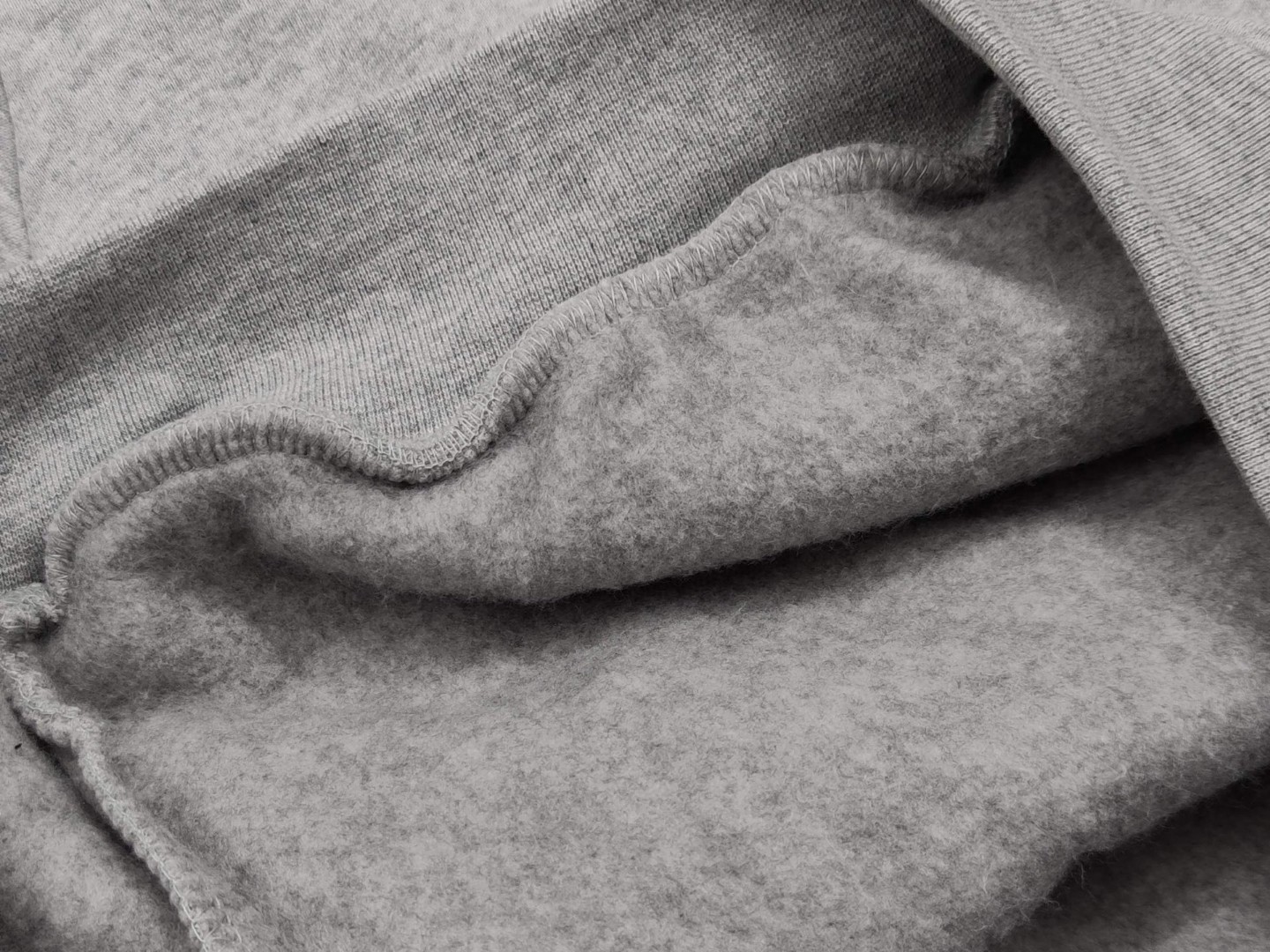 Fear of God Essentials FALL24 HOLIDAY 系列 Fleece Hoodie 套头连帽卫衣 帽衫 外套 棕色 卡其色 灰色 黑色