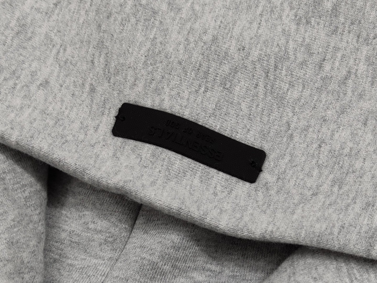 Fear of God Essentials FALL24 HOLIDAY 系列 Fleece Hoodie 套头连帽卫衣 帽衫 外套 棕色 卡其色 灰色 黑色