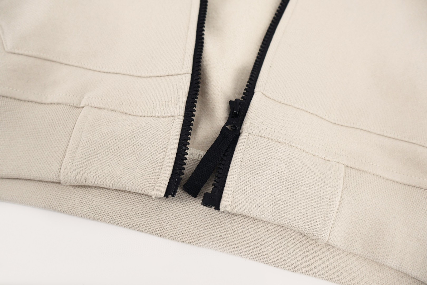 STONE ISLAND 石头岛 袖口徽标拉链连帽卫衣 抓绒 长袖 外套 杏色 B0 771564220-V0090