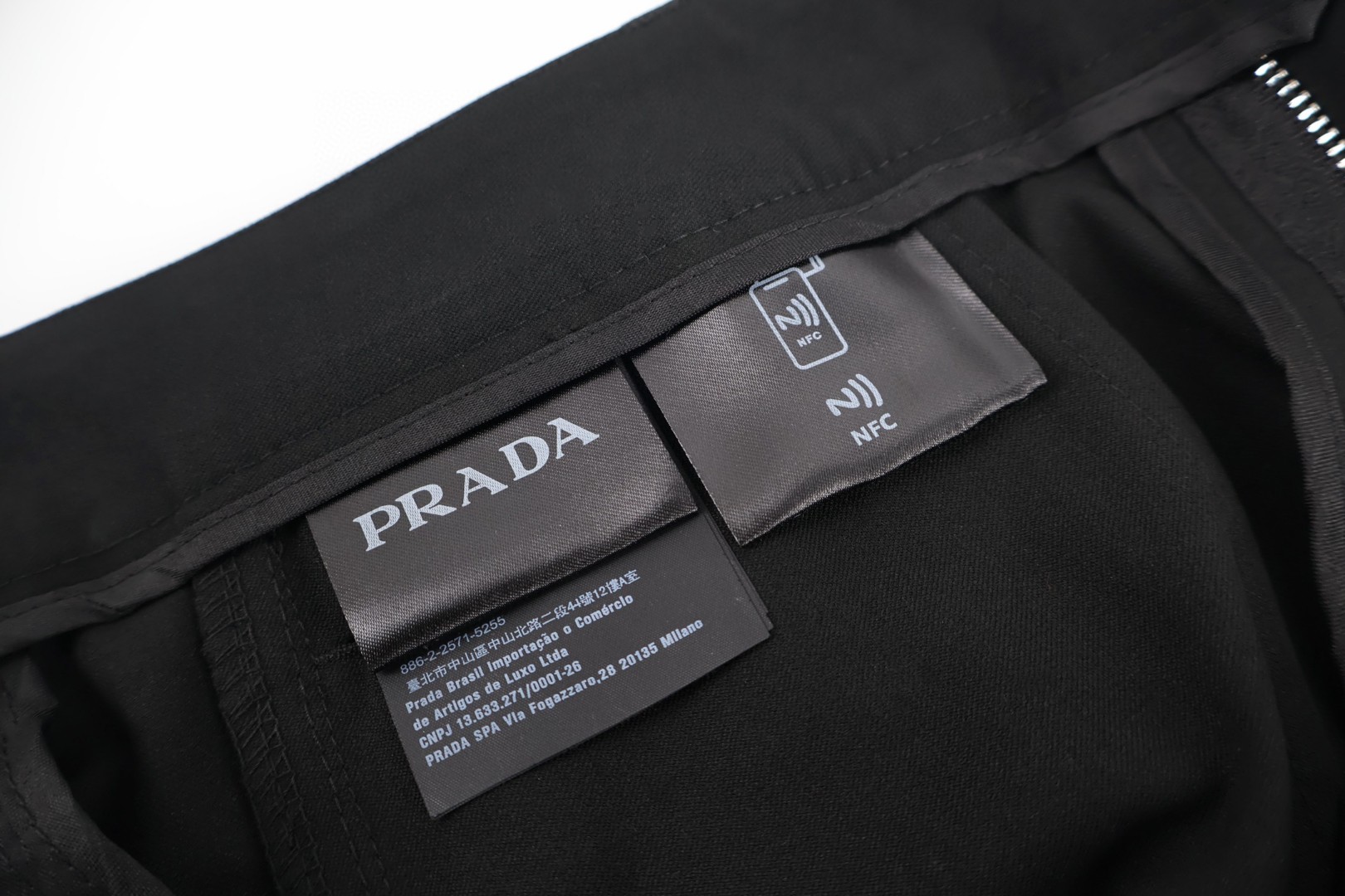 PRADA 普拉达 纯色微喇西裤 休闲裤 裤子 长裤 黑色 B0