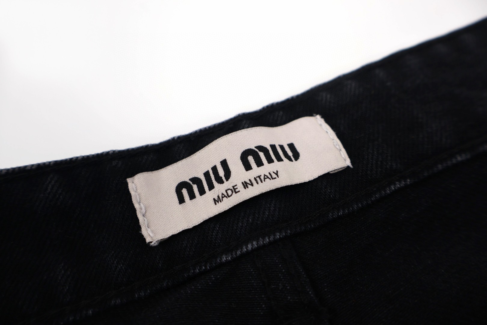 MIU MIU 徽标水洗黑直筒牛仔裤 长裤 裤子 黑色 B0