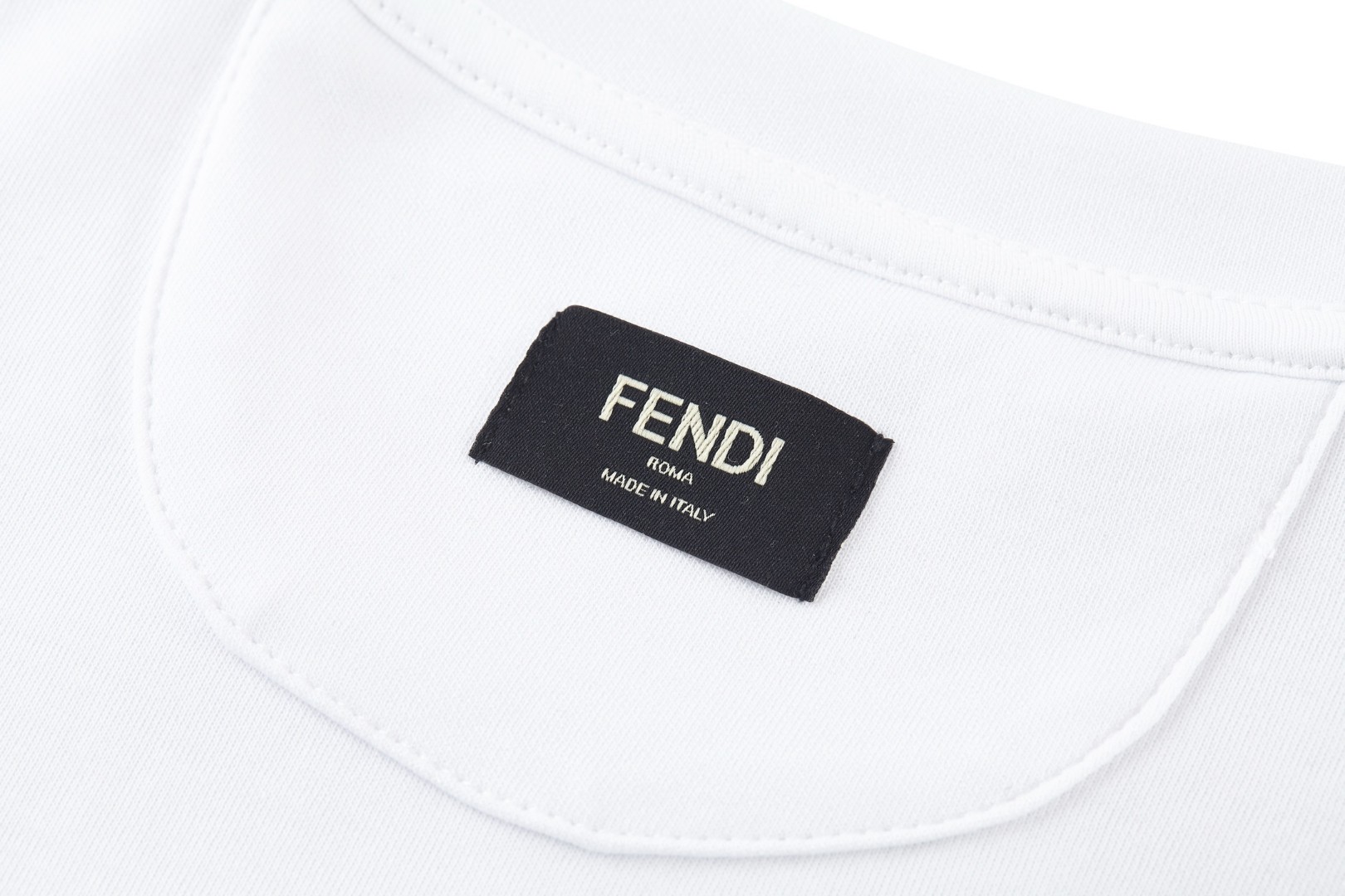 FENDI 芬迪 小狗卡通刺绣T恤 短袖 套头 白色 A2 FY0936AW0NF0QA0