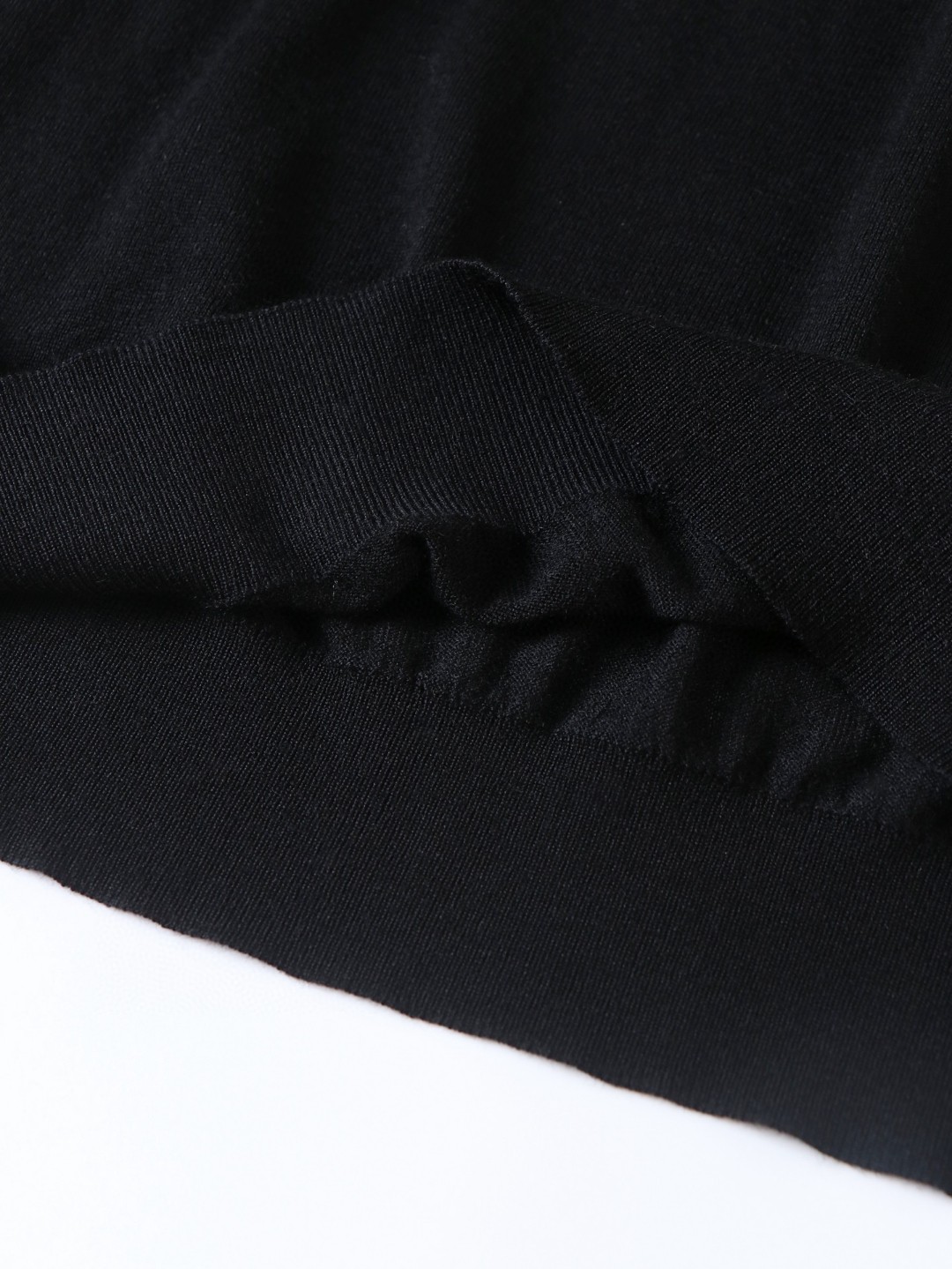 PRADA 普拉达 经典logo刺绣羊毛短袖 T恤 黑色 白色 A5 UMB266-1ZLE-F0002