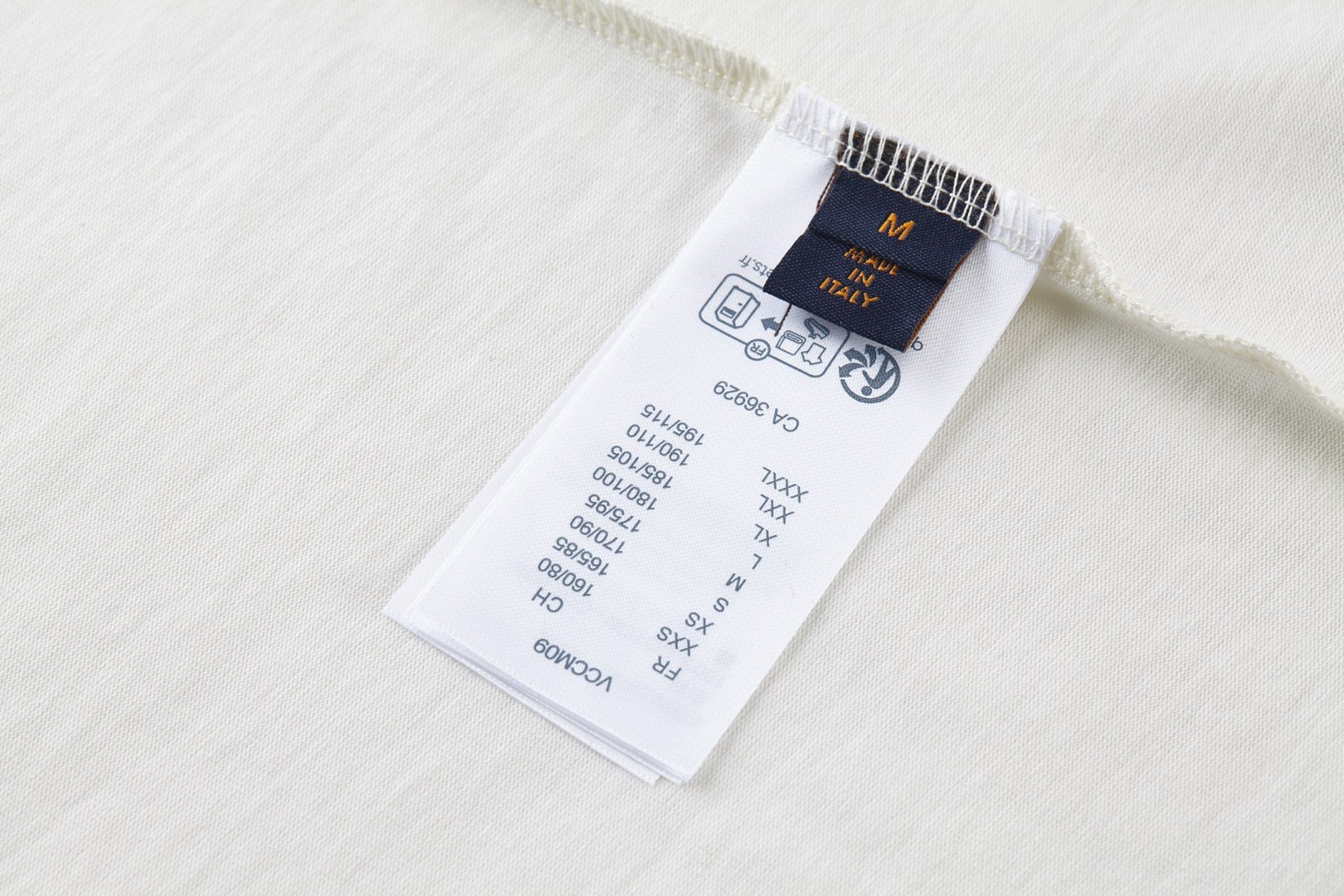 LOUIS VUITTON 路易威登 前后字母浮雕刺绣圆领短袖 T恤 白色 A0 1AIKD4