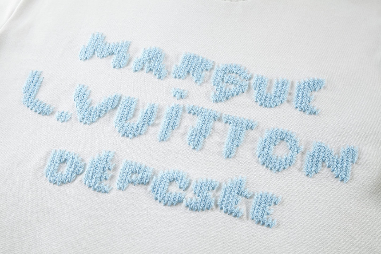 LOUIS VUITTON 路易威登 前后字母浮雕刺绣圆领短袖 T恤 白色 A0 1AIKD4