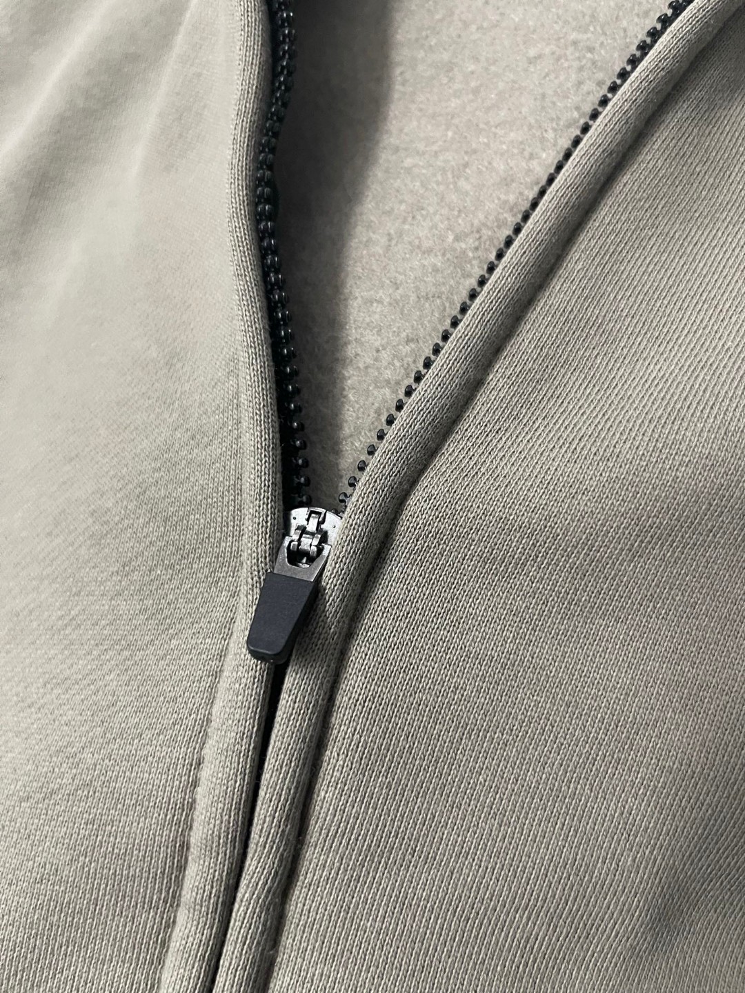 Fear of God Essentials 压胶字母胸前后背logo 抓绒 拉链连帽卫衣 帽衫 外套 炭灰色 黑色 0192250500184003