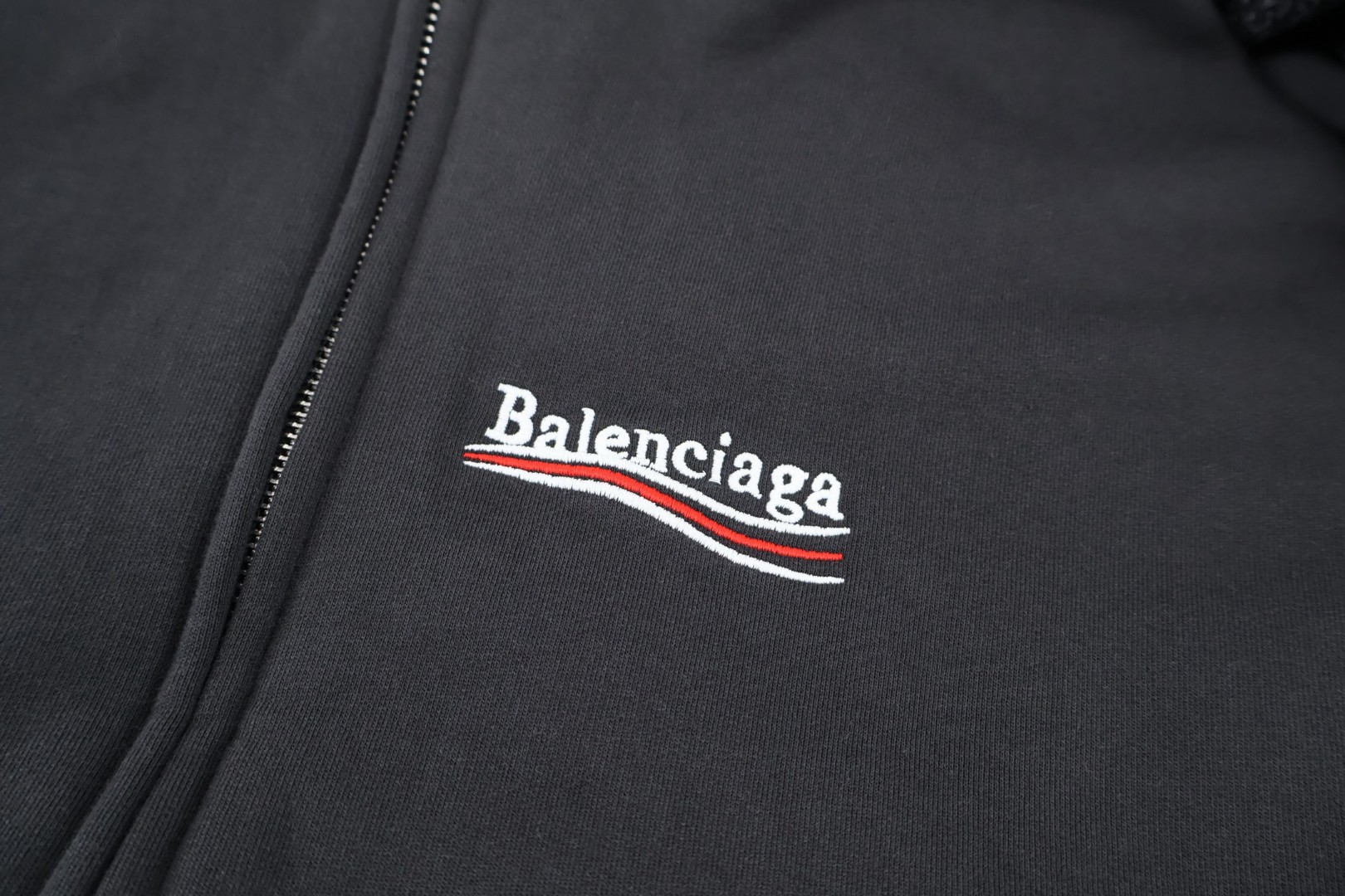 Balenciaga 巴黎世家 假两件刺绣字母logo拉链连帽卫衣 加绒 外套 长袖 秋冬 保暖 黑色 C0 858133TSVE41095