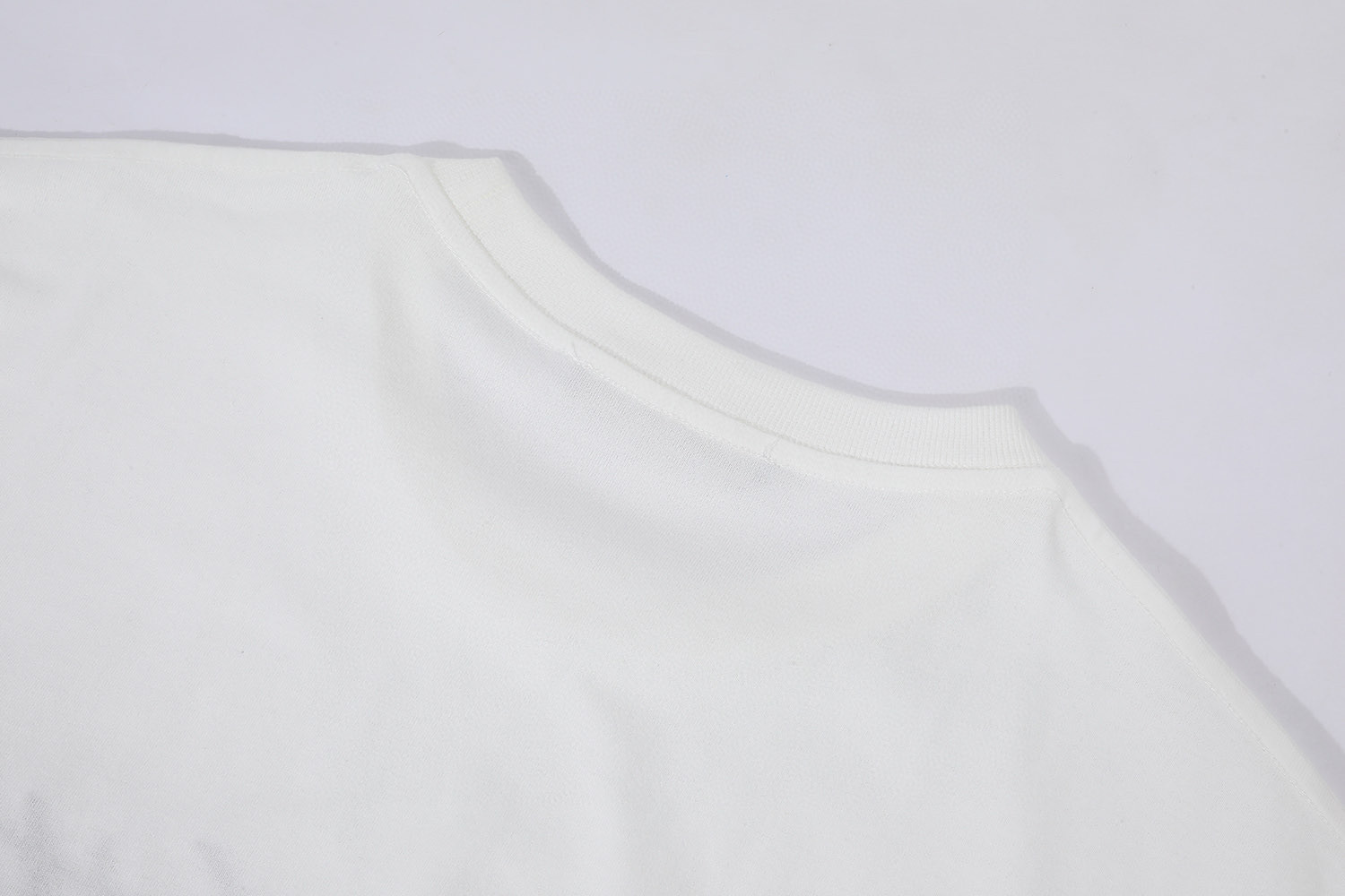 LOUIS VUITTON 路易威登 艺术字母印花短袖 T恤 白色 A0 1A7XNE