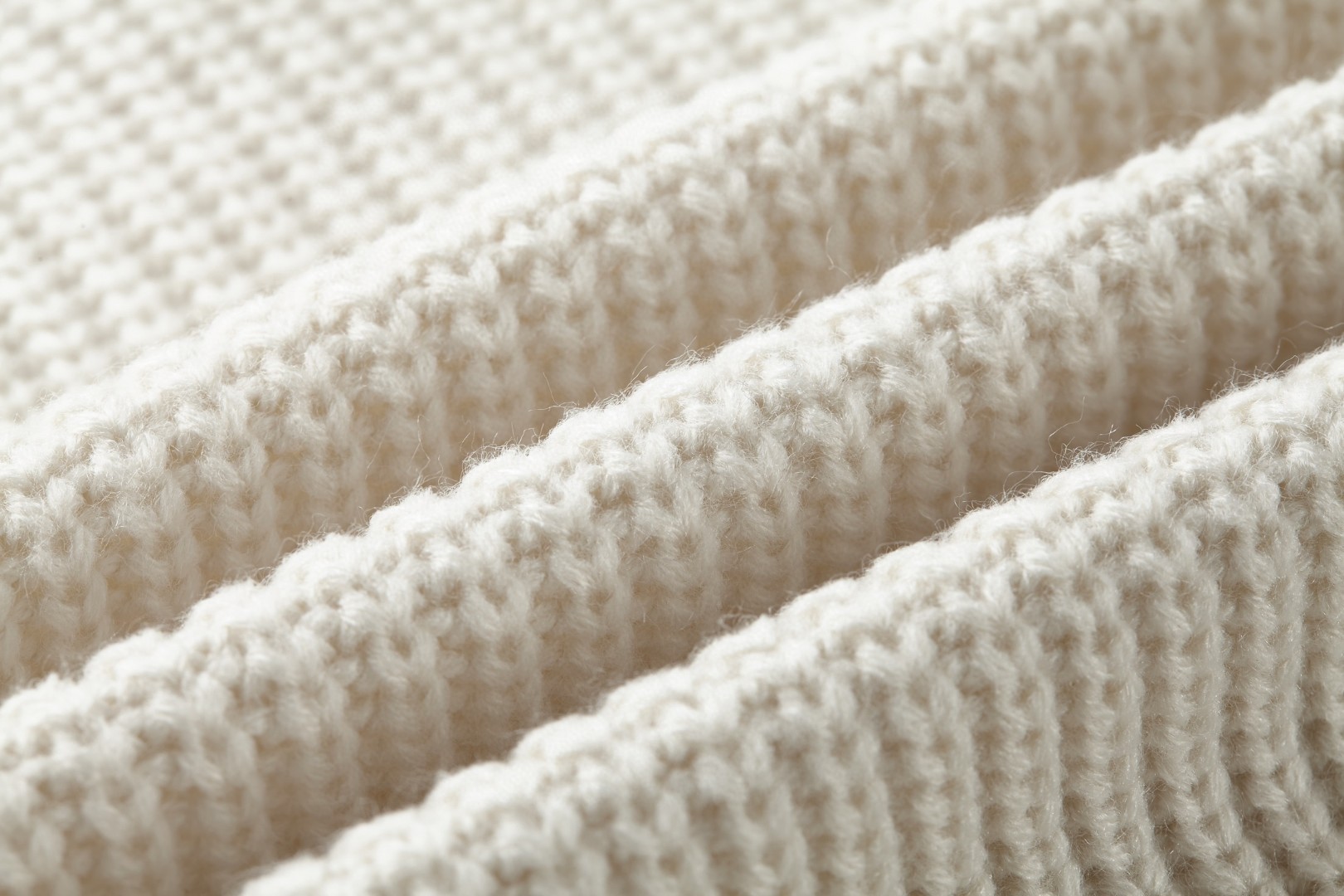 FENDI 芬迪 刺绣标识毛衣 针织衫 外套 保暖 长袖 米白色 蓝色 B0 FZX091AW0CF0N5W