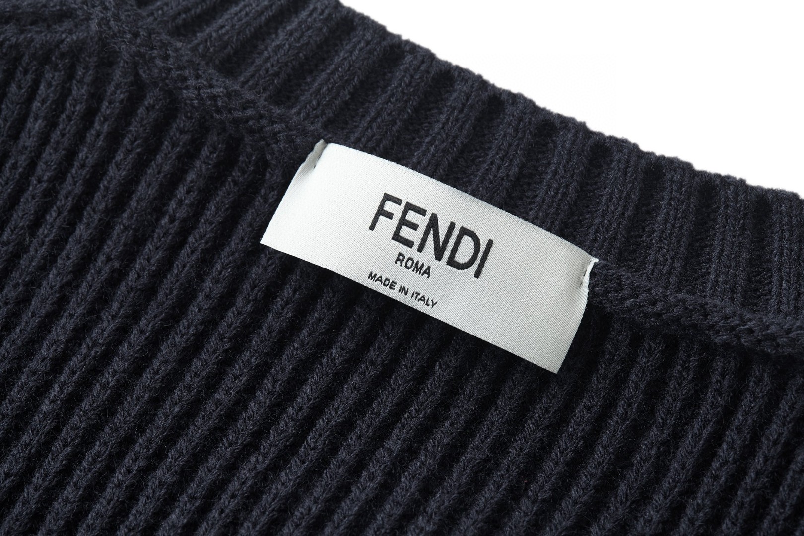 FENDI 芬迪 刺绣标识毛衣 针织衫 外套 保暖 长袖 米白色 蓝色 B0 FZX091AW0CF0N5W