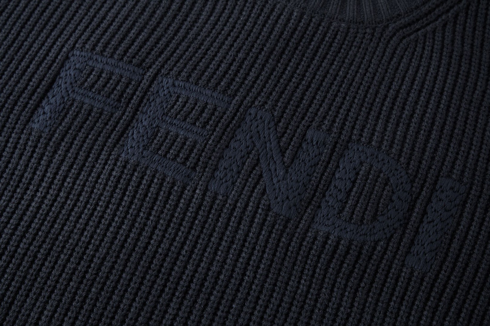 FENDI 芬迪 刺绣标识毛衣 针织衫 外套 保暖 长袖 米白色 蓝色 B0 FZX091AW0CF0N5W