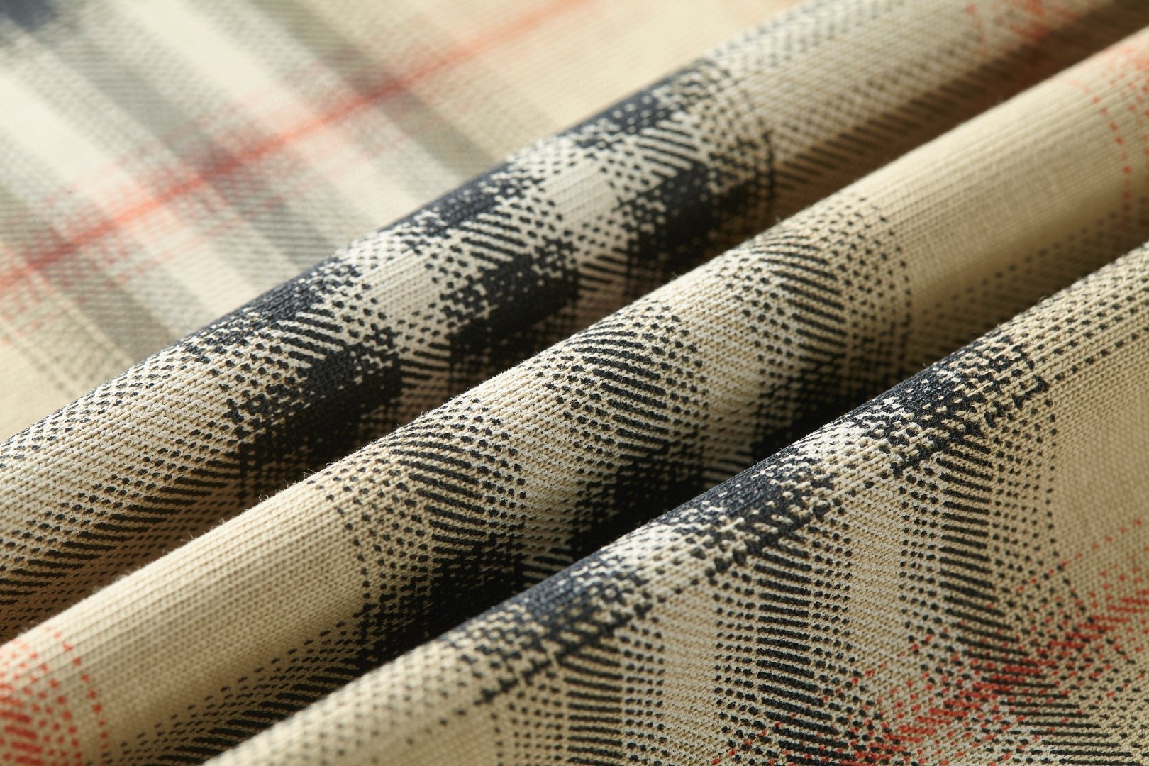 Burberry 巴宝莉 渐变格子印花 圆领 短袖 T恤 夏季 A0 