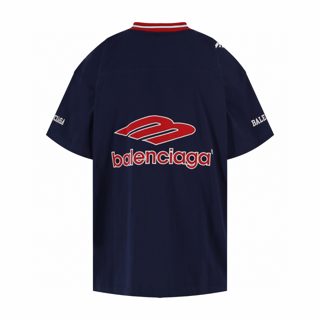 Balenciaga 巴黎世家 橄榄球队系列V领 T恤 短袖 宽松版型 黑色 蓝色 灰色 A2 8570866TTVA61066