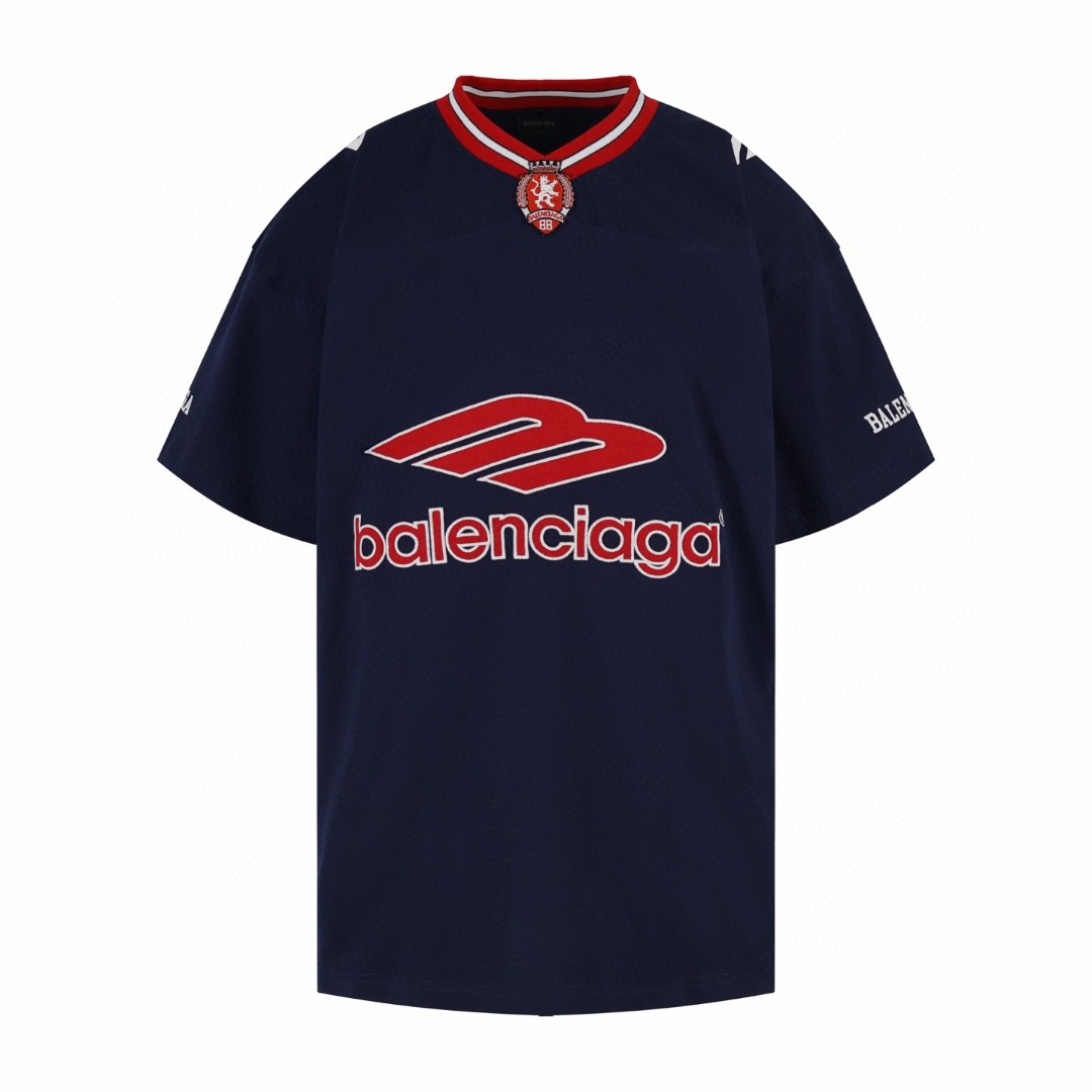 Balenciaga 巴黎世家 橄榄球队系列V领 T恤 短袖 宽松版型 黑色 蓝色 灰色 A2 8570866TTVA61066