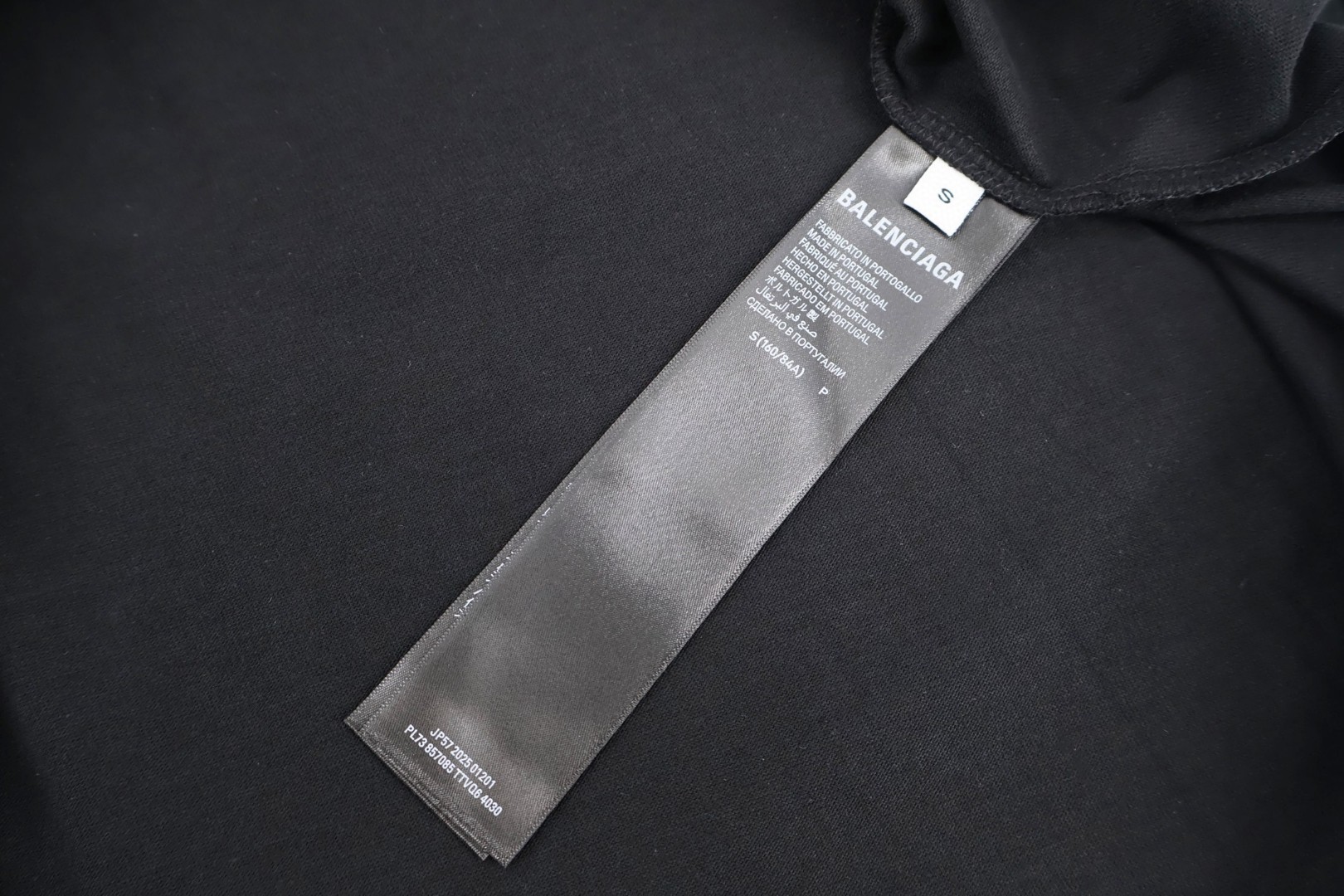 Balenciaga 巴黎世家 橄榄球队系列V领 T恤 短袖 宽松版型 黑色 蓝色 灰色 A2 8570866TTVA61066