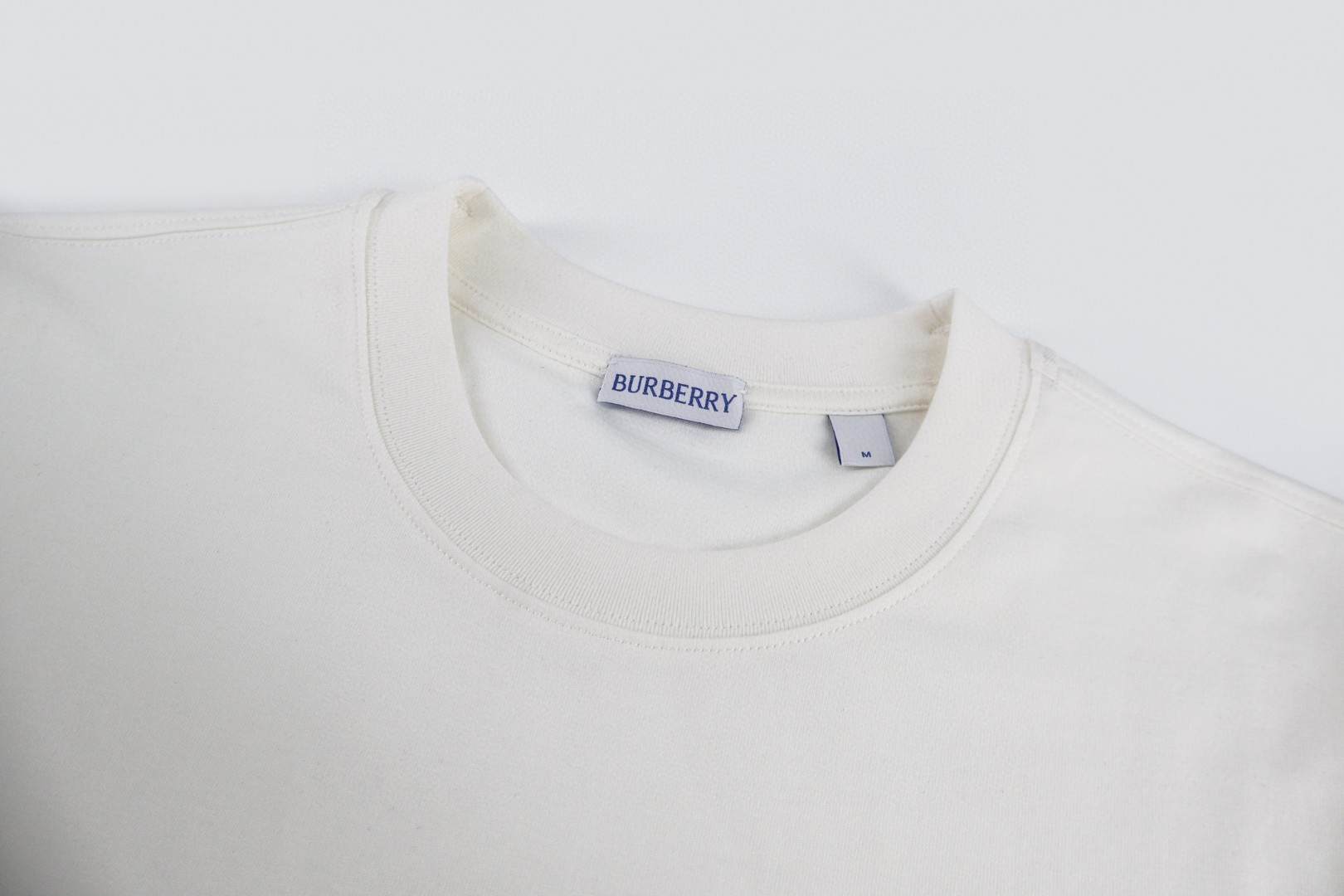 Burberry 巴宝莉 马年新禧贺岁系列 毛巾绣战马 圆领 短袖 T恤 夏季 黑色 红色 米色 白色 A0 81183811