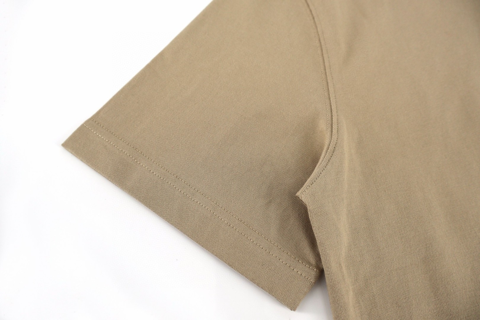 Burberry 巴宝莉 马年新禧贺岁系列 毛巾绣战马 圆领 短袖 T恤 夏季 黑色 红色 米色 白色 A0 81183811