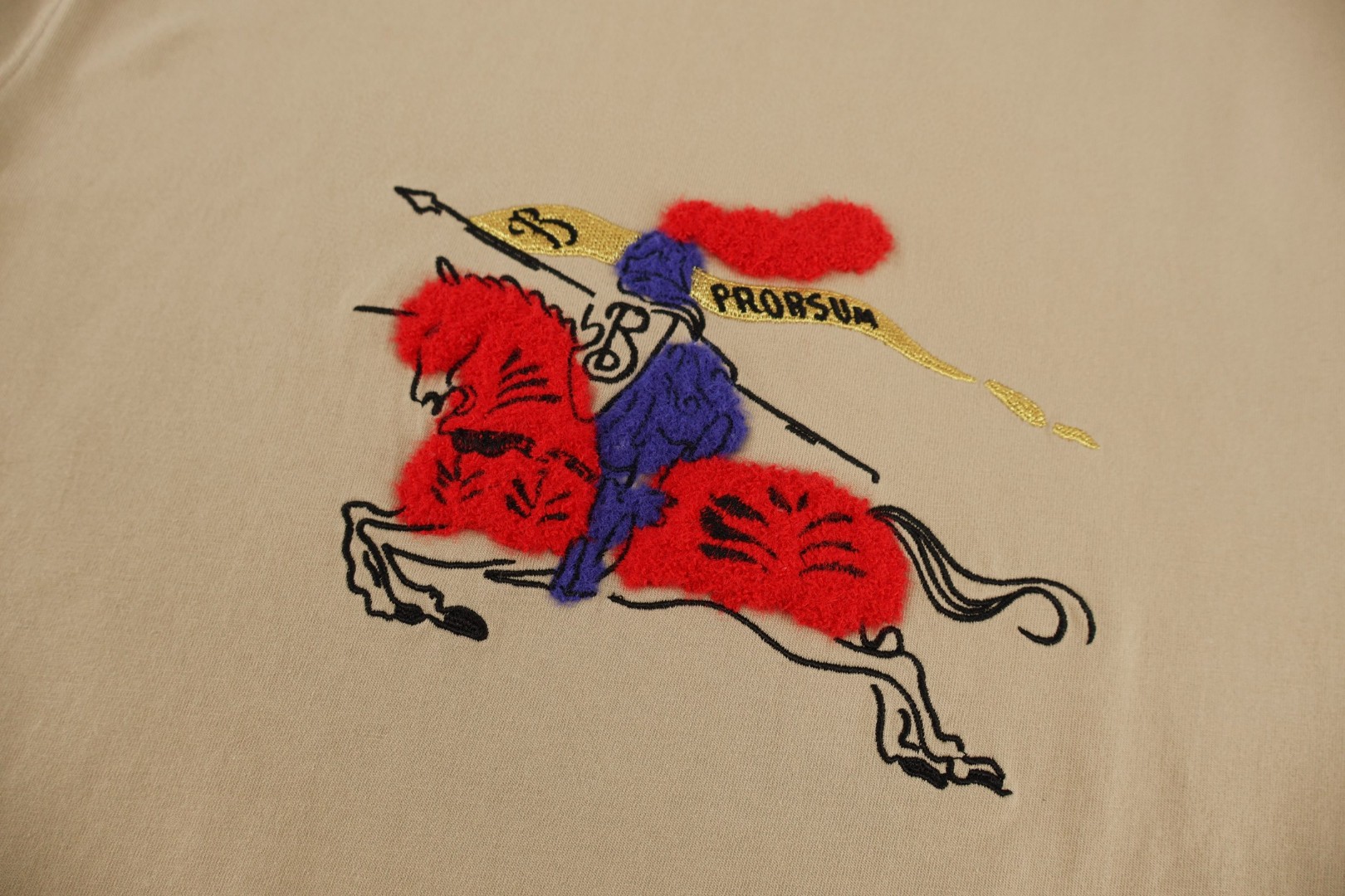 Burberry 巴宝莉 马年新禧贺岁系列 毛巾绣战马 圆领 短袖 T恤 夏季 黑色 红色 米色 白色 A0 81183811