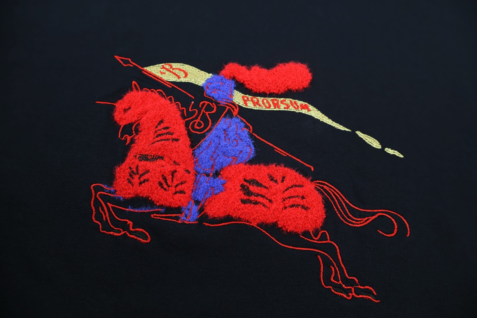 Burberry 巴宝莉 马年新禧贺岁系列 毛巾绣战马 圆领 短袖 T恤 夏季 黑色 红色 米色 白色 A0 81183811