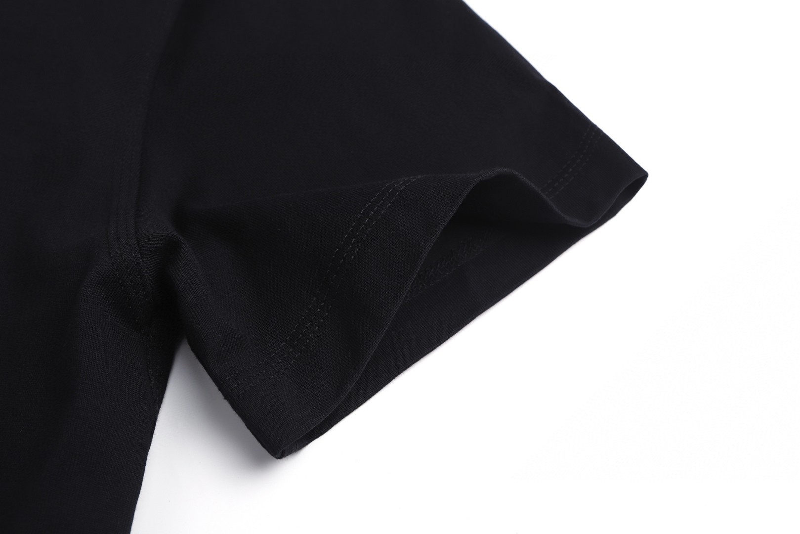 Burberry 巴宝莉 下摆小标战马 圆领 短袖 T恤 夏季 白色 黑色 A0 81022541