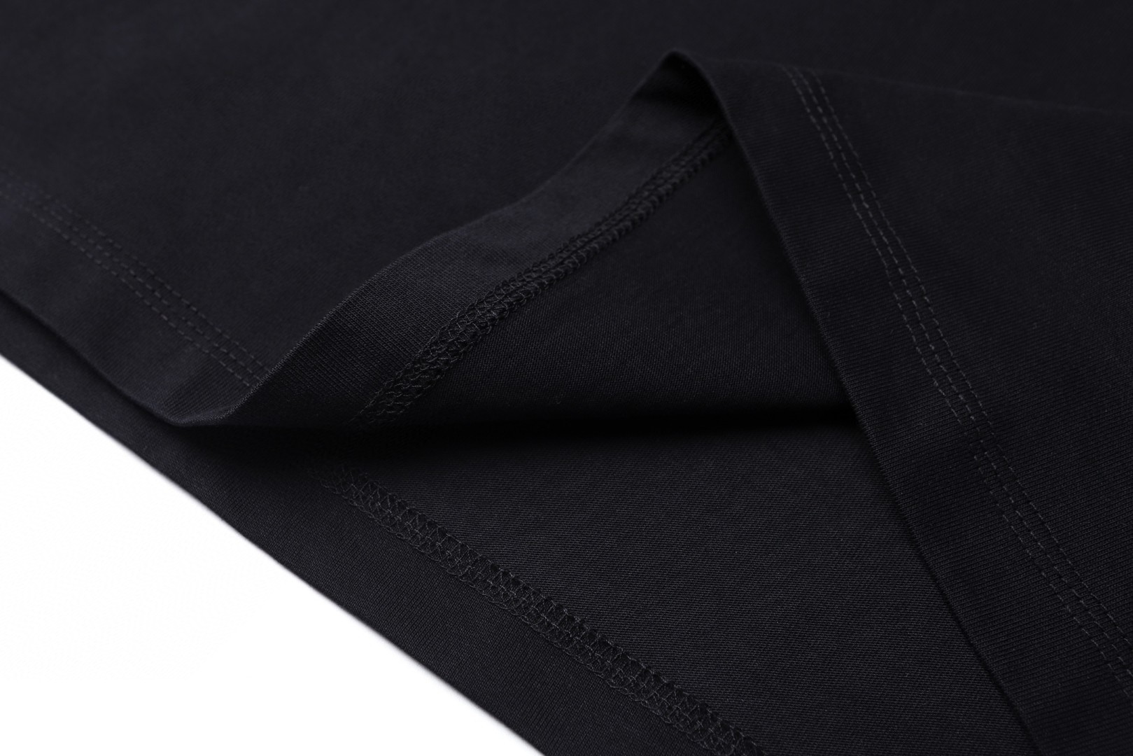 Burberry 巴宝莉 下摆小标战马 圆领 短袖 T恤 夏季 白色 黑色 A0 81022541