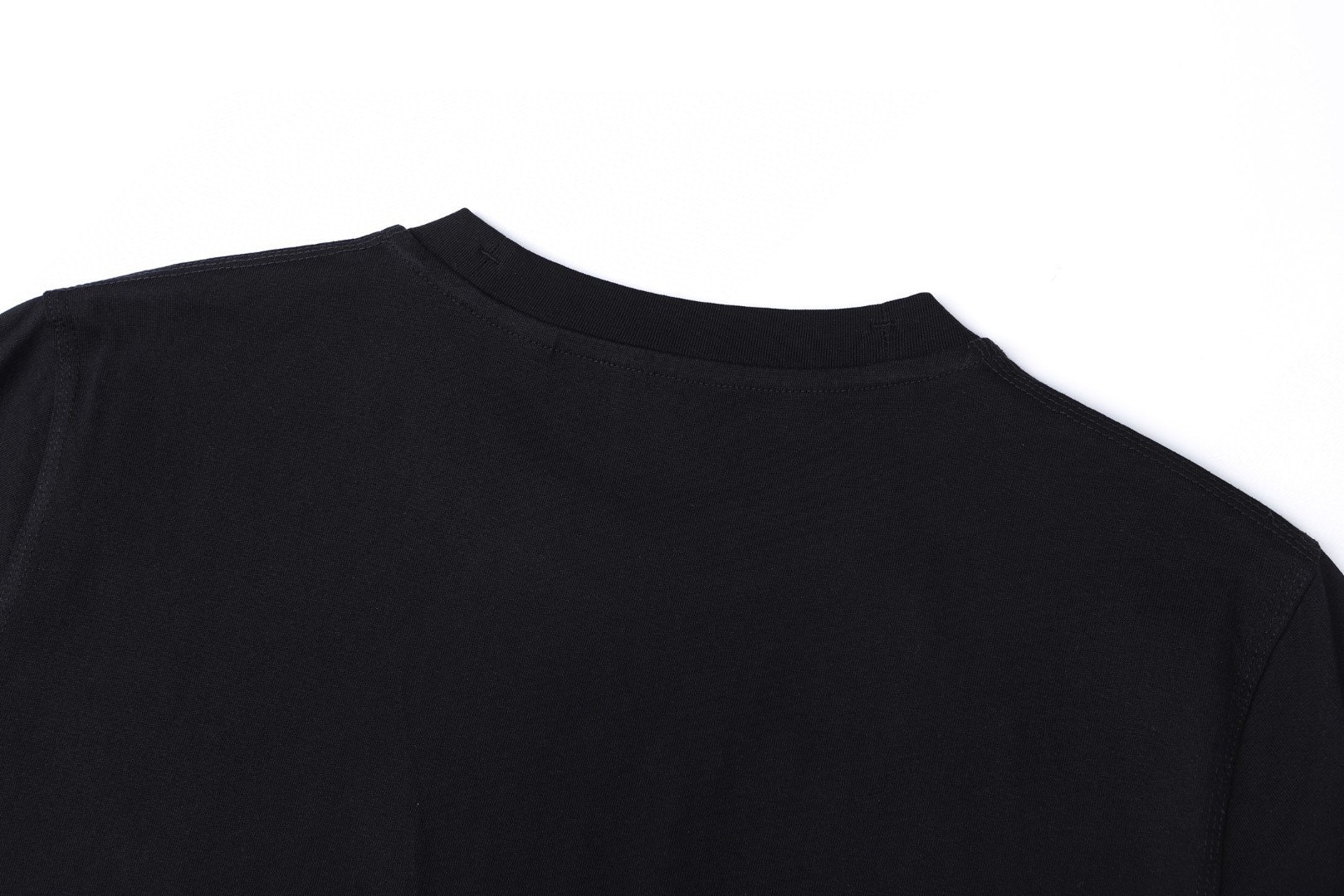 Burberry 巴宝莉 下摆小标战马 圆领 短袖 T恤 夏季 白色 黑色 A0 81022541