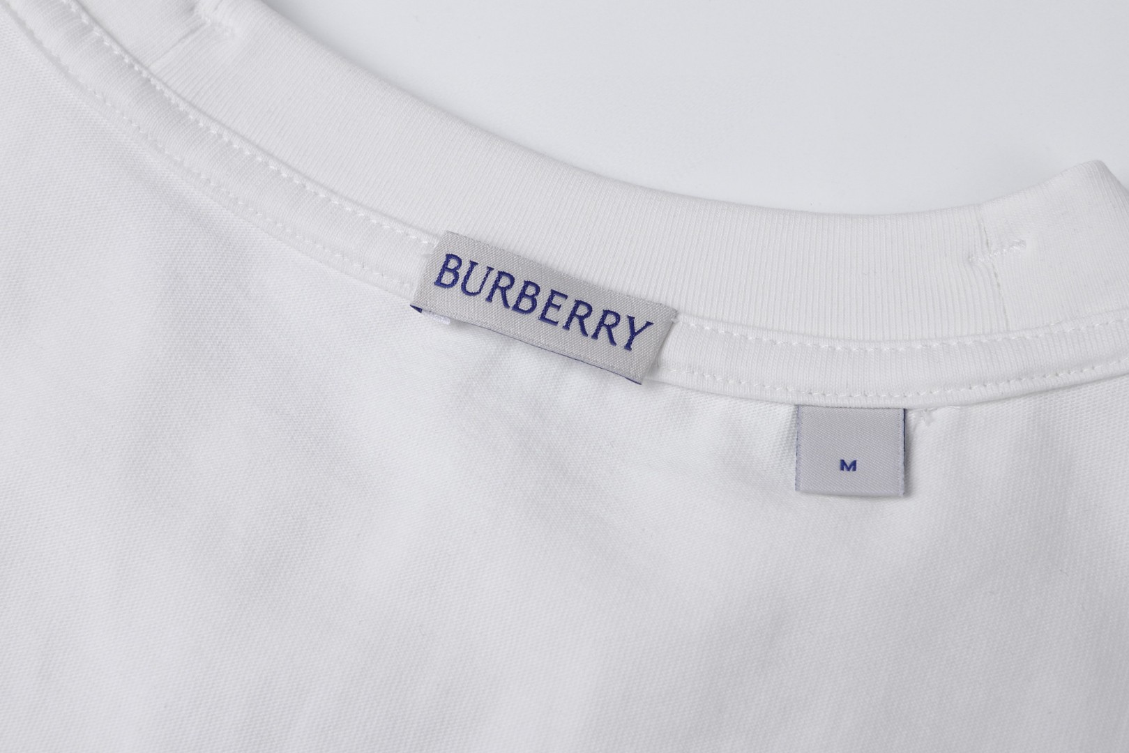 Burberry 巴宝莉 下摆小标战马 圆领 短袖 T恤 夏季 白色 黑色 A0 81022541