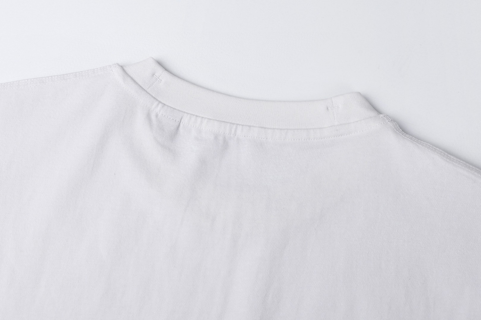 Burberry 巴宝莉 下摆小标战马 圆领 短袖 T恤 夏季 白色 黑色 A0 81022541