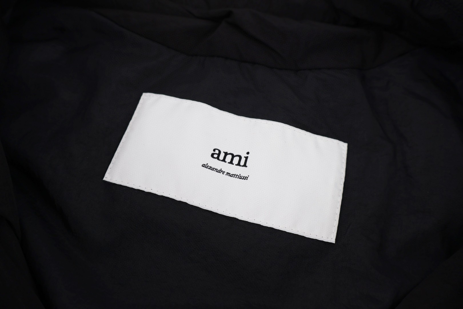 AMIPARIS De Coeur 爱心铁标 尼龙夹棉拉链外套 棉服 夹克 长袖 保暖 黑色 C0 HJK034PA0009-001