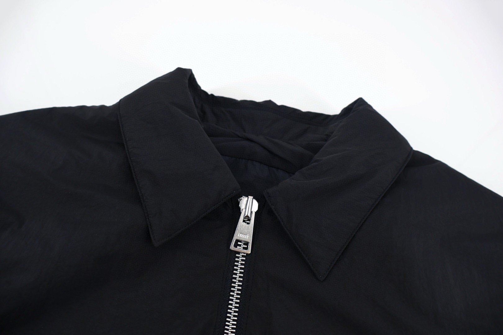 AMIPARIS De Coeur 爱心铁标 尼龙夹棉拉链外套 棉服 夹克 长袖 保暖 黑色 C0 HJK034PA0009-001