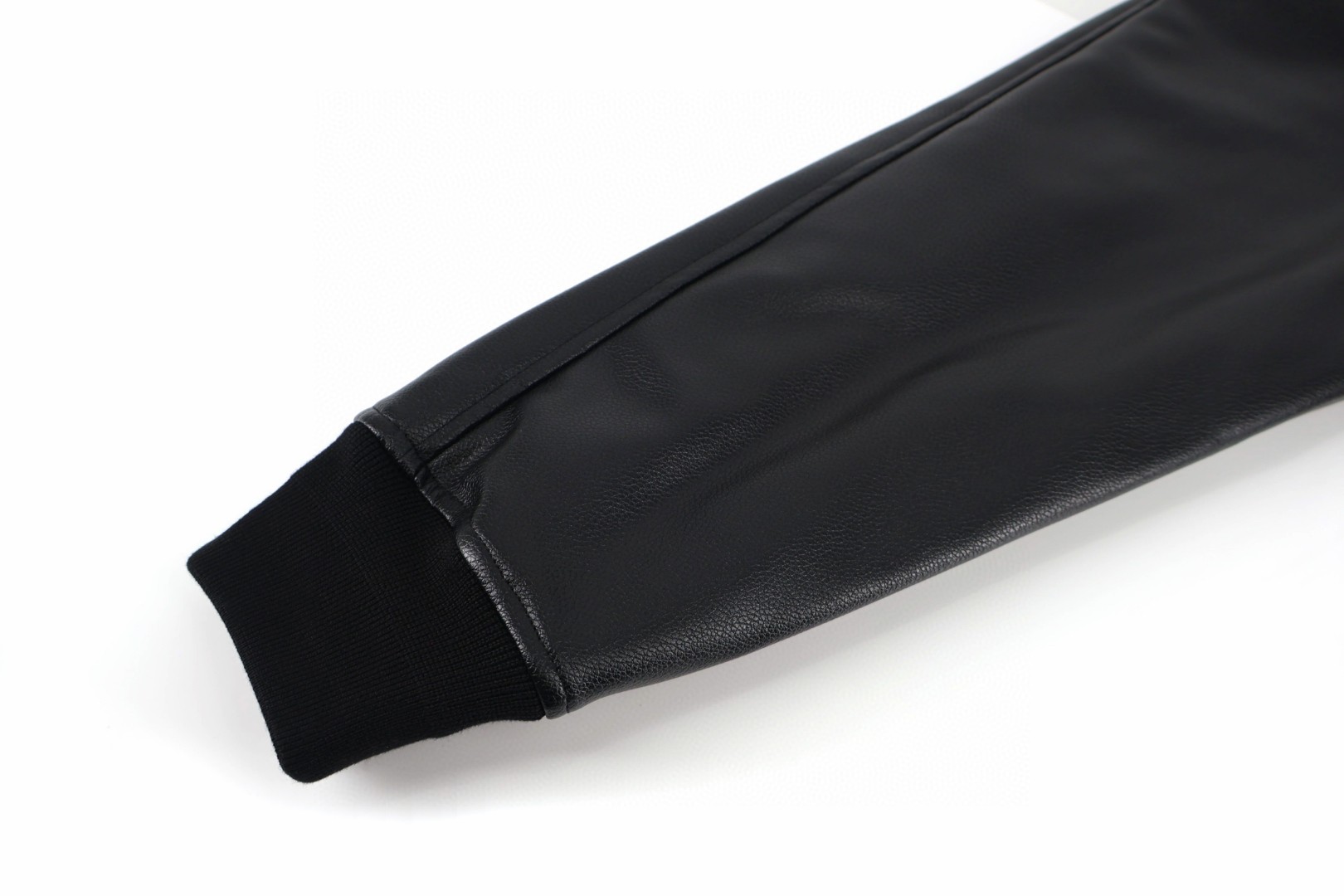 Givenchy 纪梵希 字母刺绣拼皮袖夹棉棒球服 夹克 外套 长袖 黑色 C0 BM01F26Y43-001