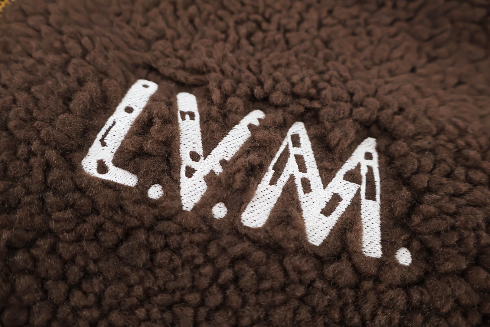 LOUIS VUITTON 路易威登 刺绣字母羊羔毛外套 夹克 保暖 棕色 B5 1AJTU1