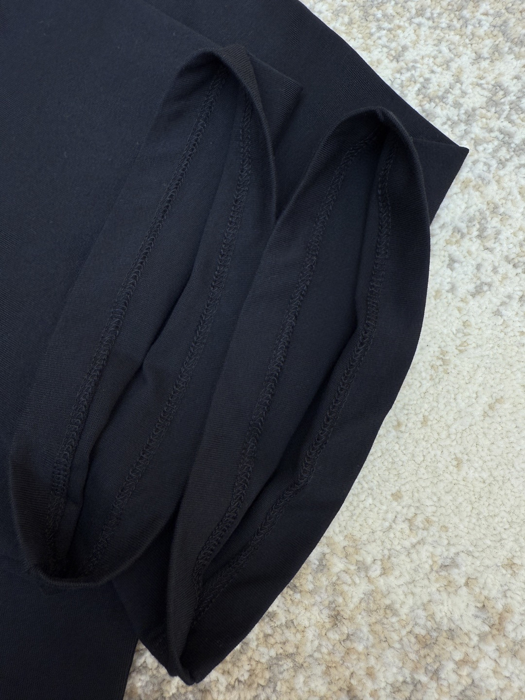 Loewe 罗意威 彩色毛线袖圆领短袖 T恤 夏季 黑色 A2 H526Y22XBF-1100