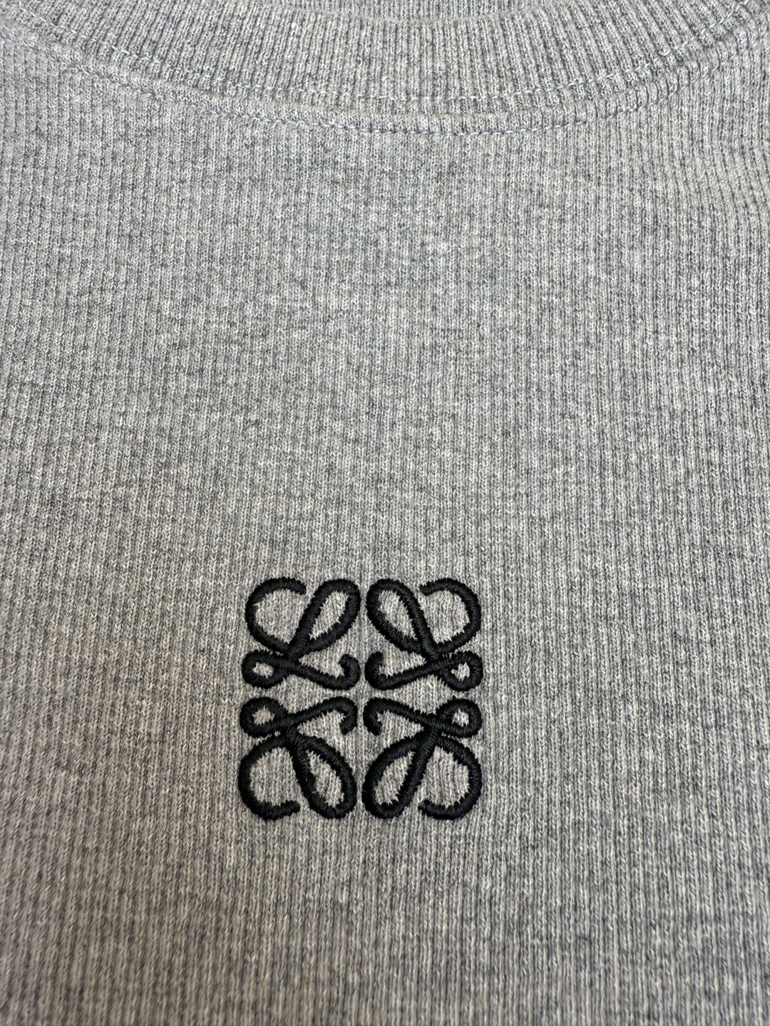 LOEWE 罗意威 胸口刺绣logo长袖T恤 打底衫 灰色 白色 黑色 A5 H526Y22XAZ-1440