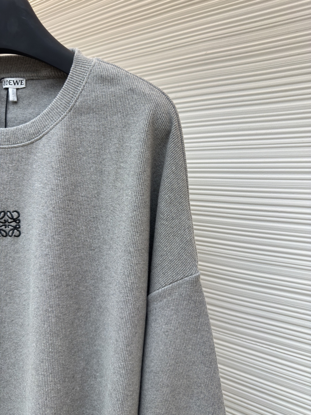 LOEWE 罗意威 胸口刺绣logo长袖T恤 打底衫 灰色 白色 黑色 A5 H526Y22XAZ-1440