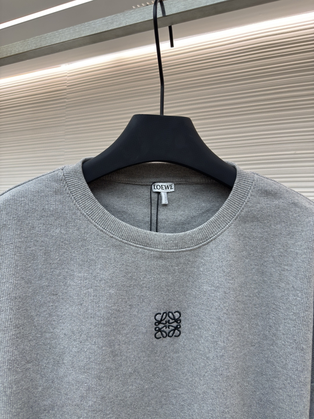 LOEWE 罗意威 胸口刺绣logo长袖T恤 打底衫 灰色 白色 黑色 A5 H526Y22XAZ-1440