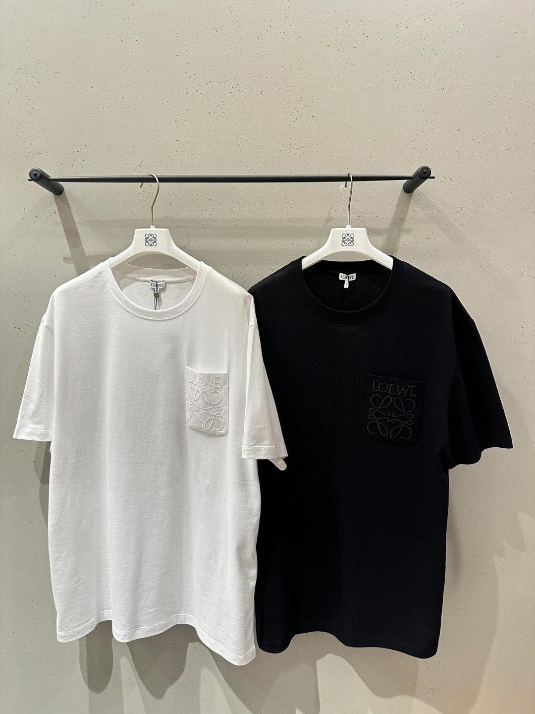 Loewe 口袋刺绣圆领短袖 T恤 夏季 白色 黑色 A2 H526Y22XBC-2100